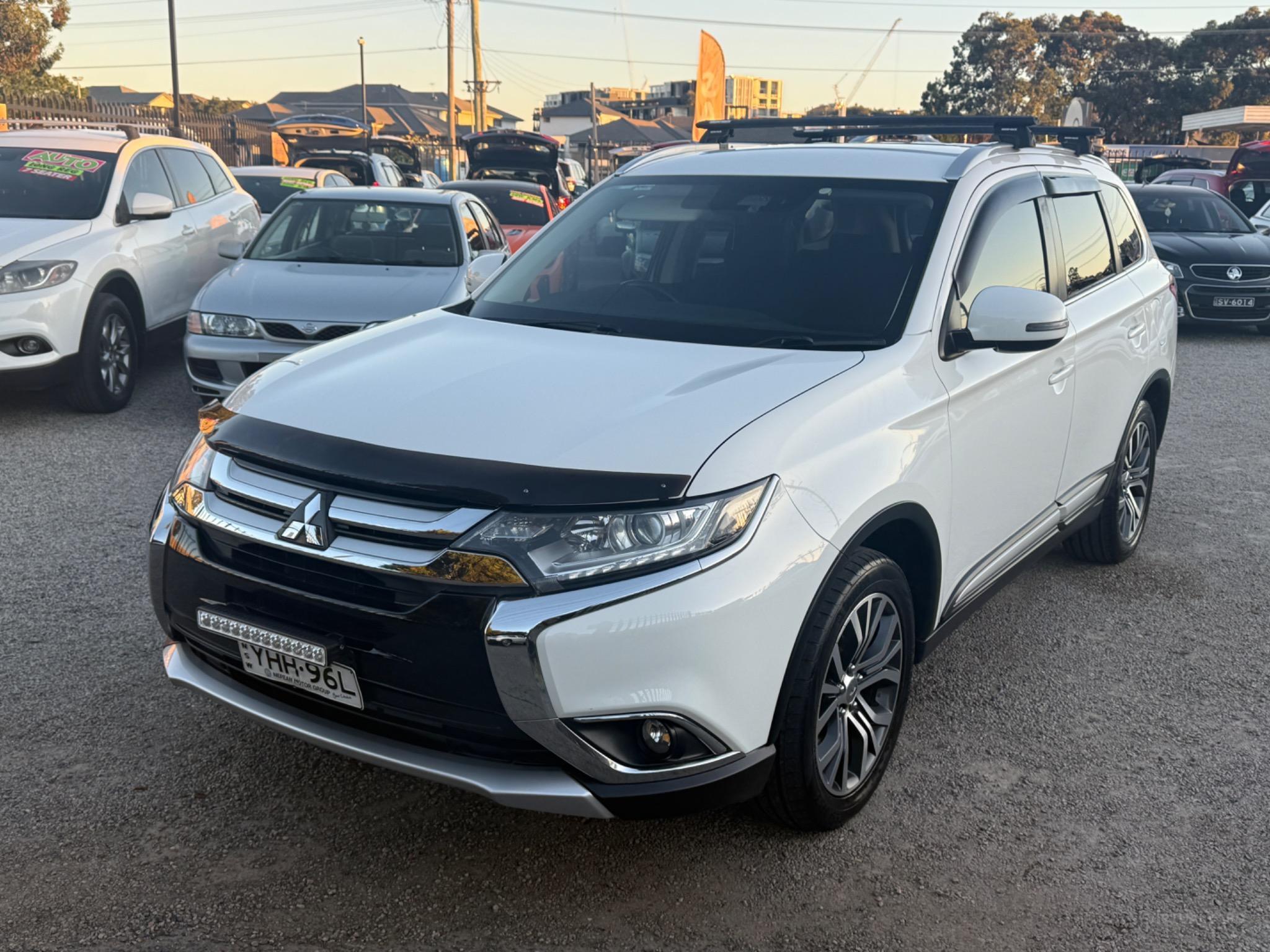 MITSUBISHI OUTLANDER