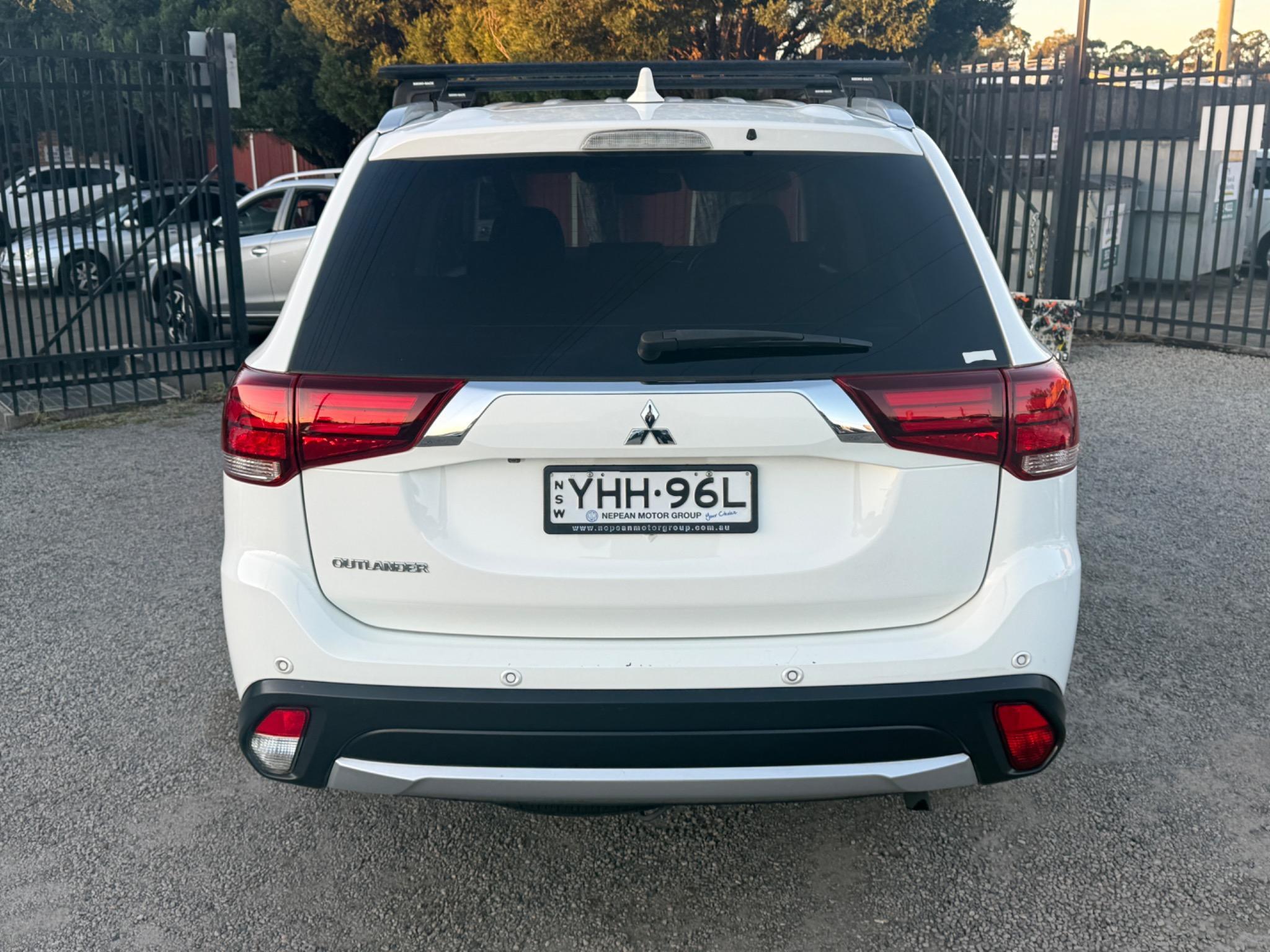 MITSUBISHI OUTLANDER