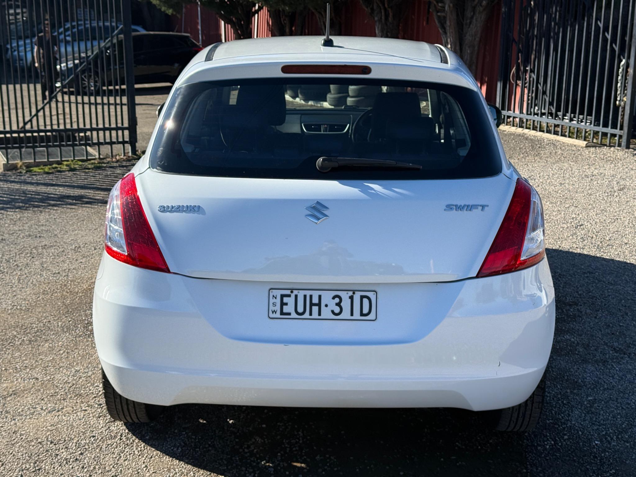 SUZUKI SWIFT
