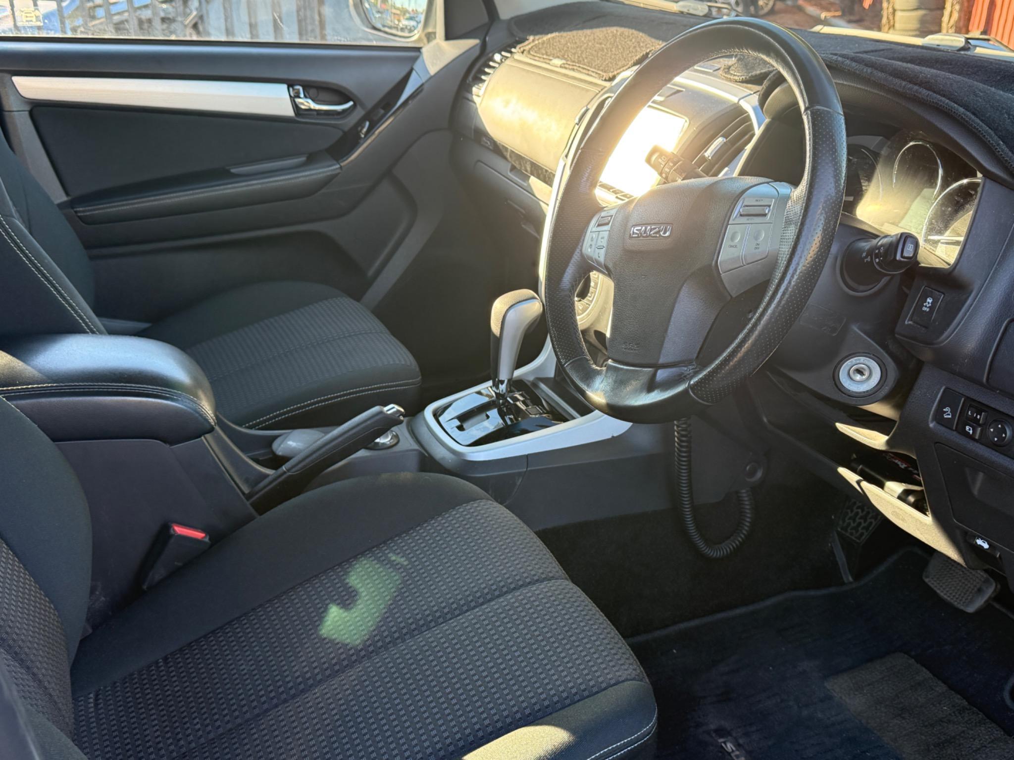 ISUZU MU-X