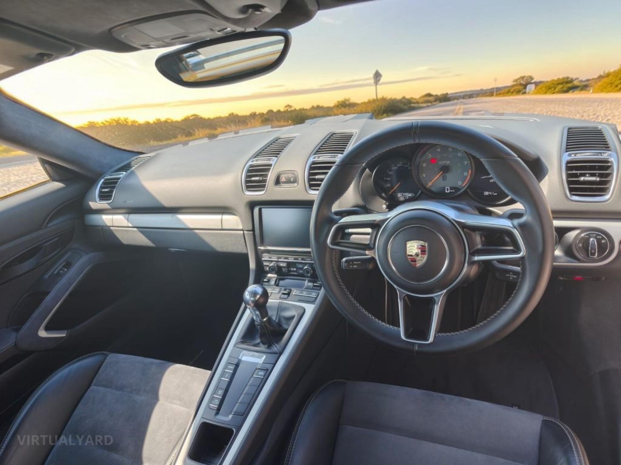 PORSCHE CAYMAN