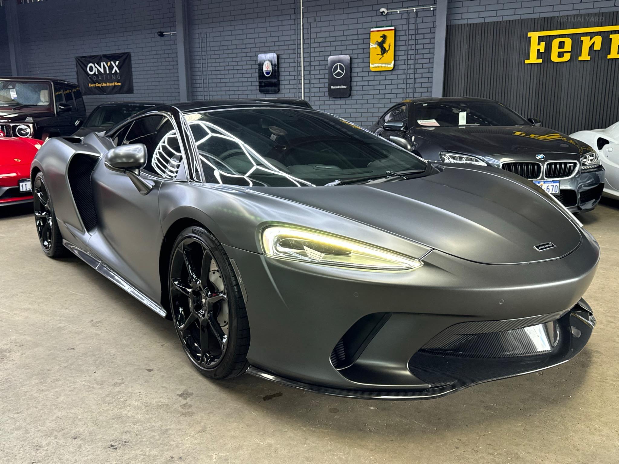 McLAREN GT