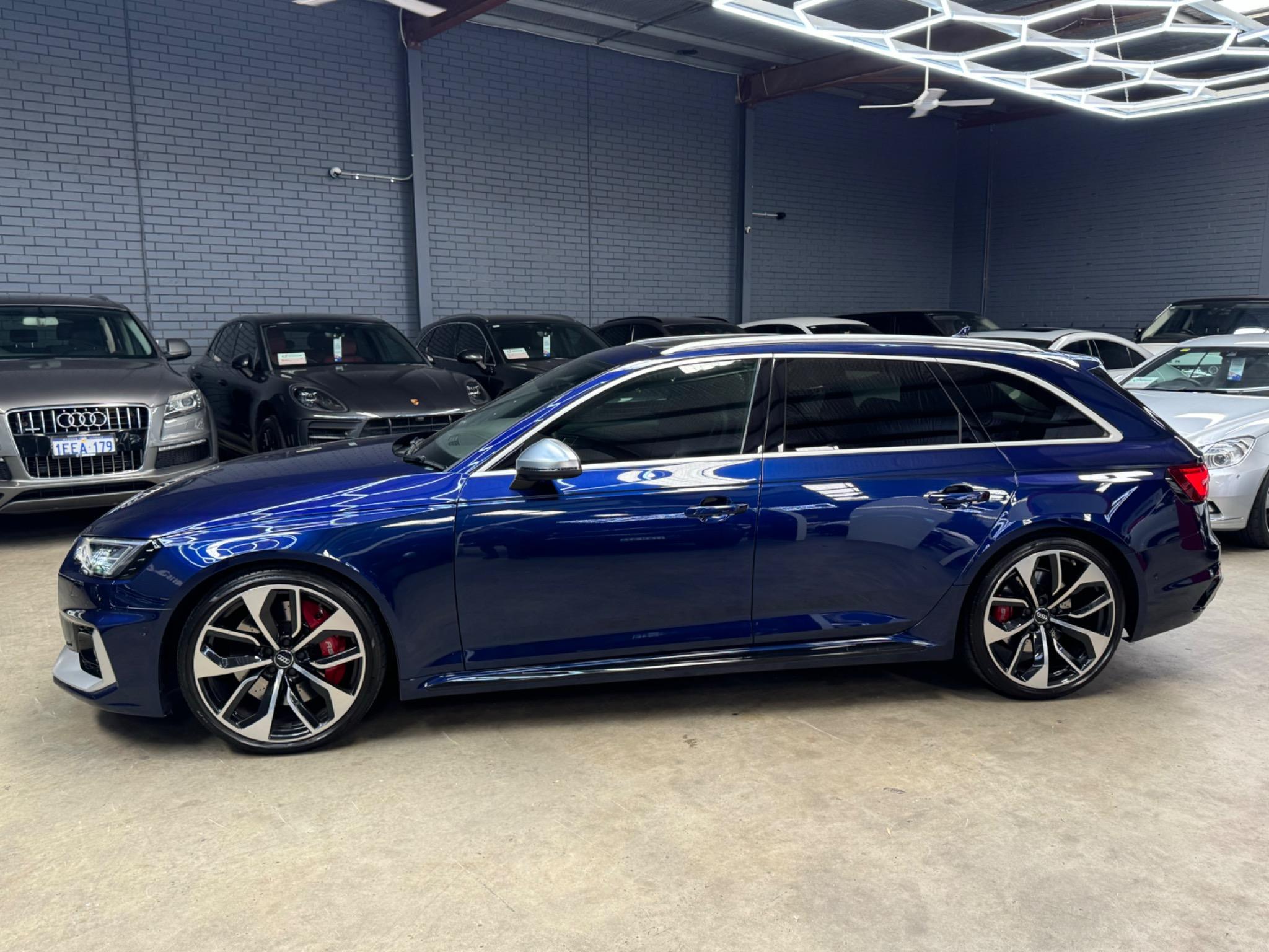 AUDI RS 4