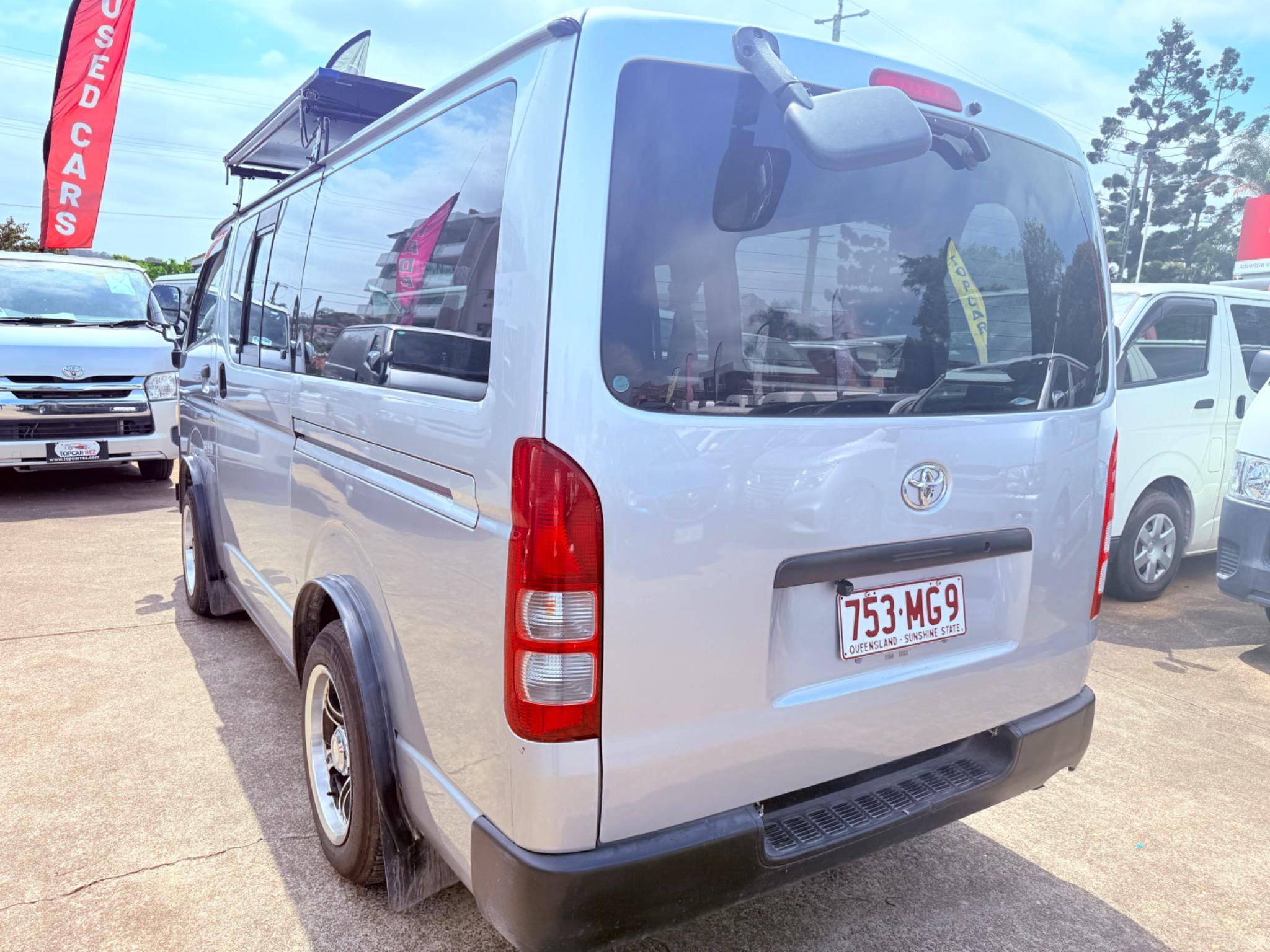 TOYOTA HIACE CAMPER