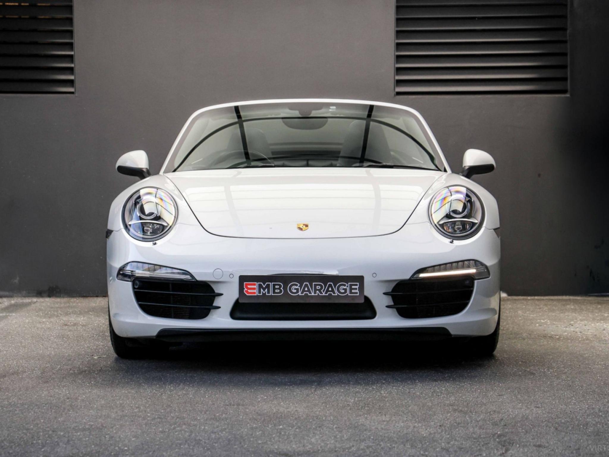 PORSCHE 911