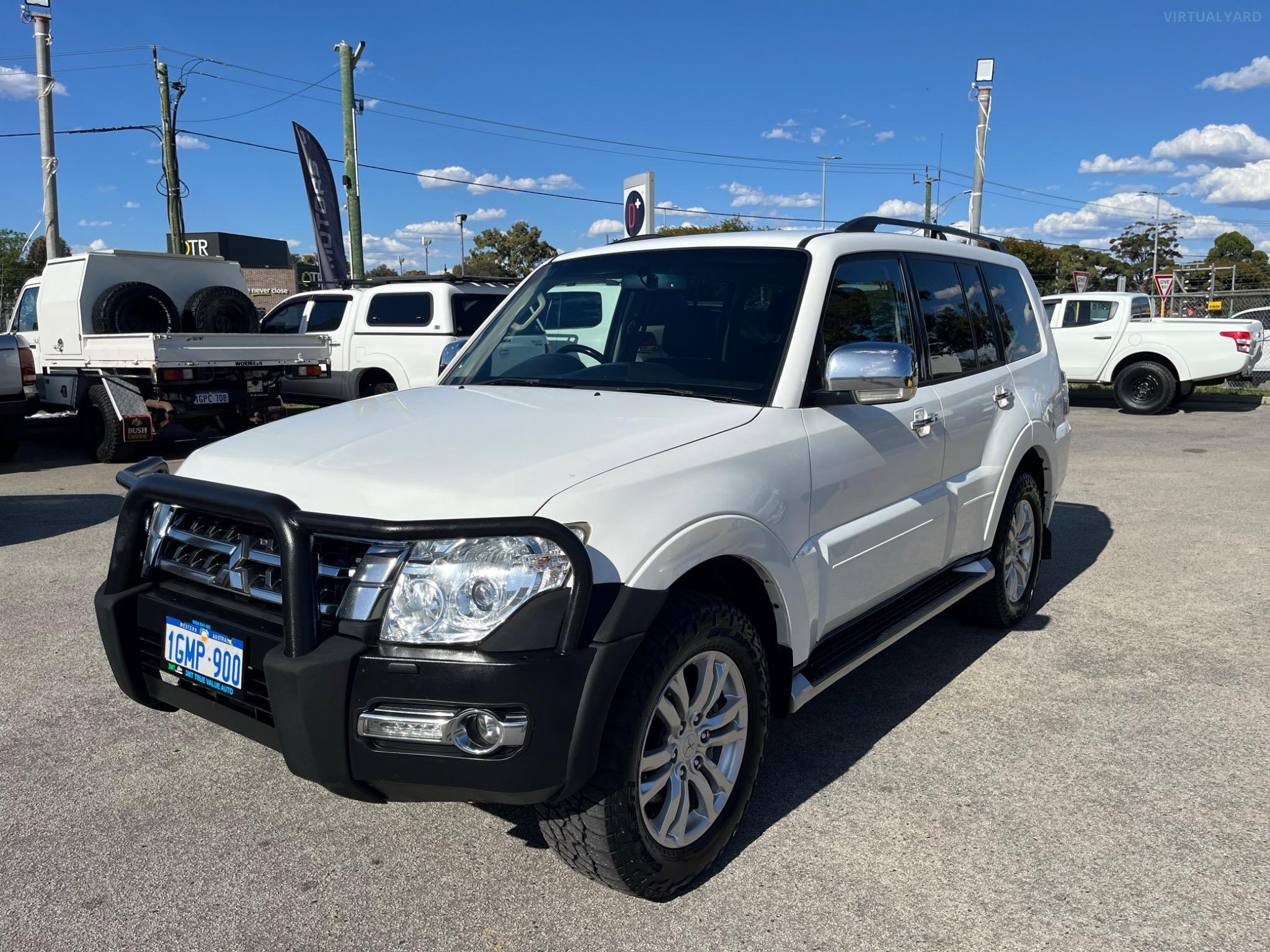 MITSUBISHI PAJERO