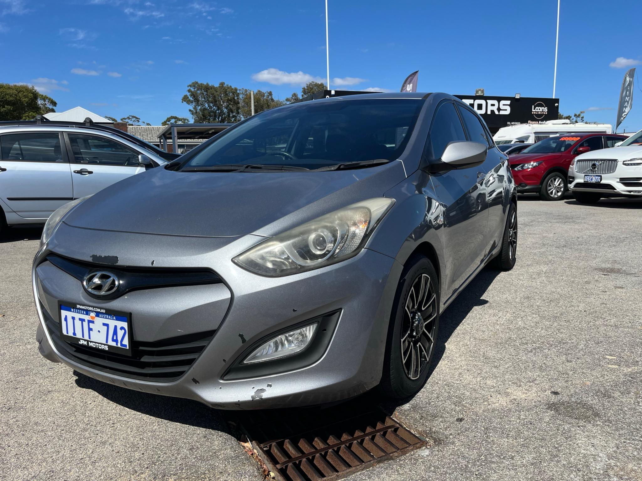 HYUNDAI i30
