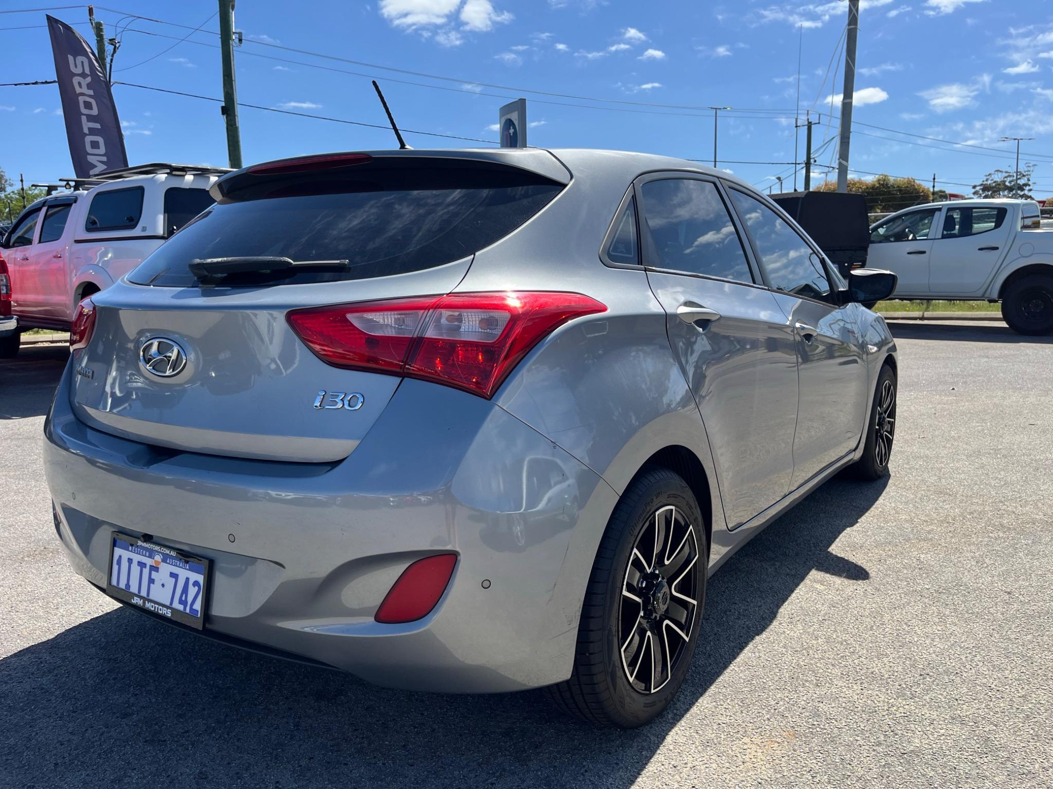 HYUNDAI i30