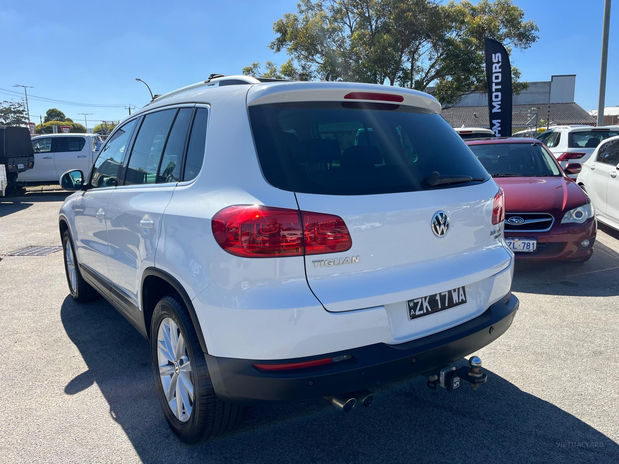 VOLKSWAGEN TIGUAN