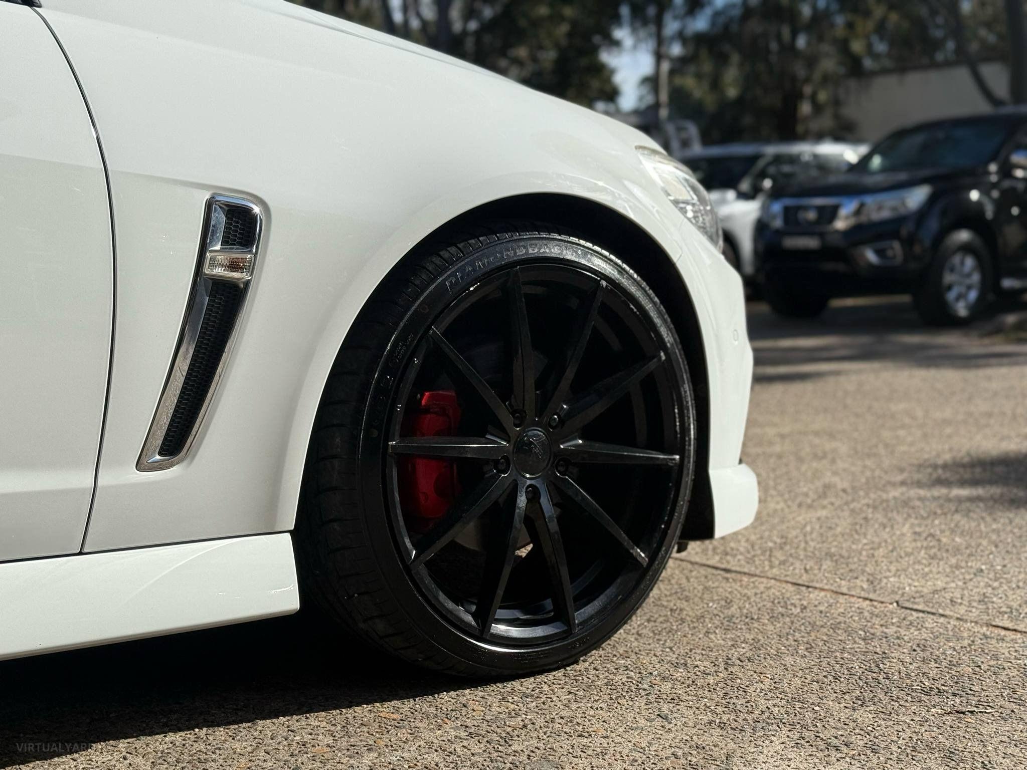 HOLDEN COMMODORE