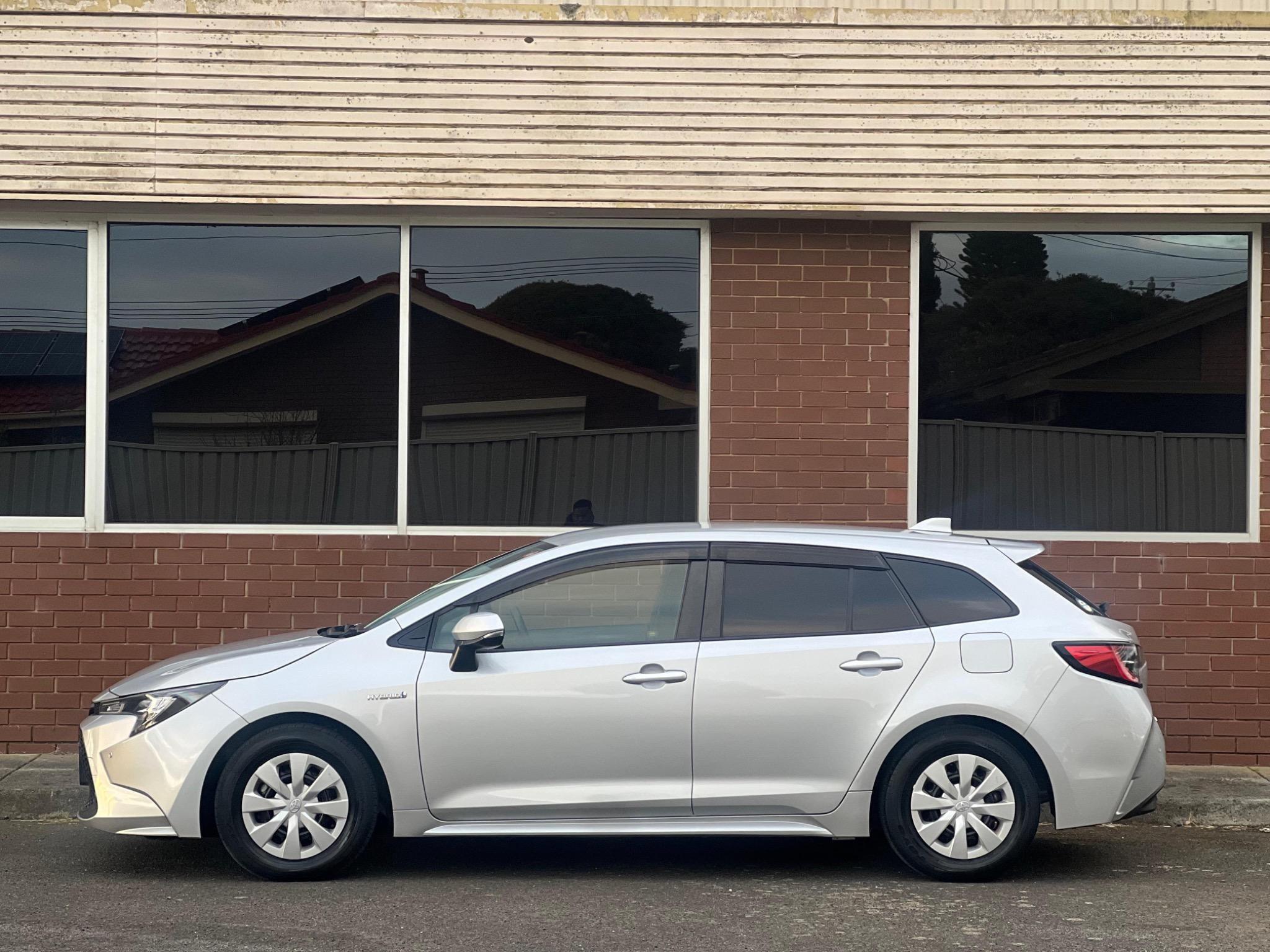 TOYOTA COROLLA TOURING WAGON HYBRID