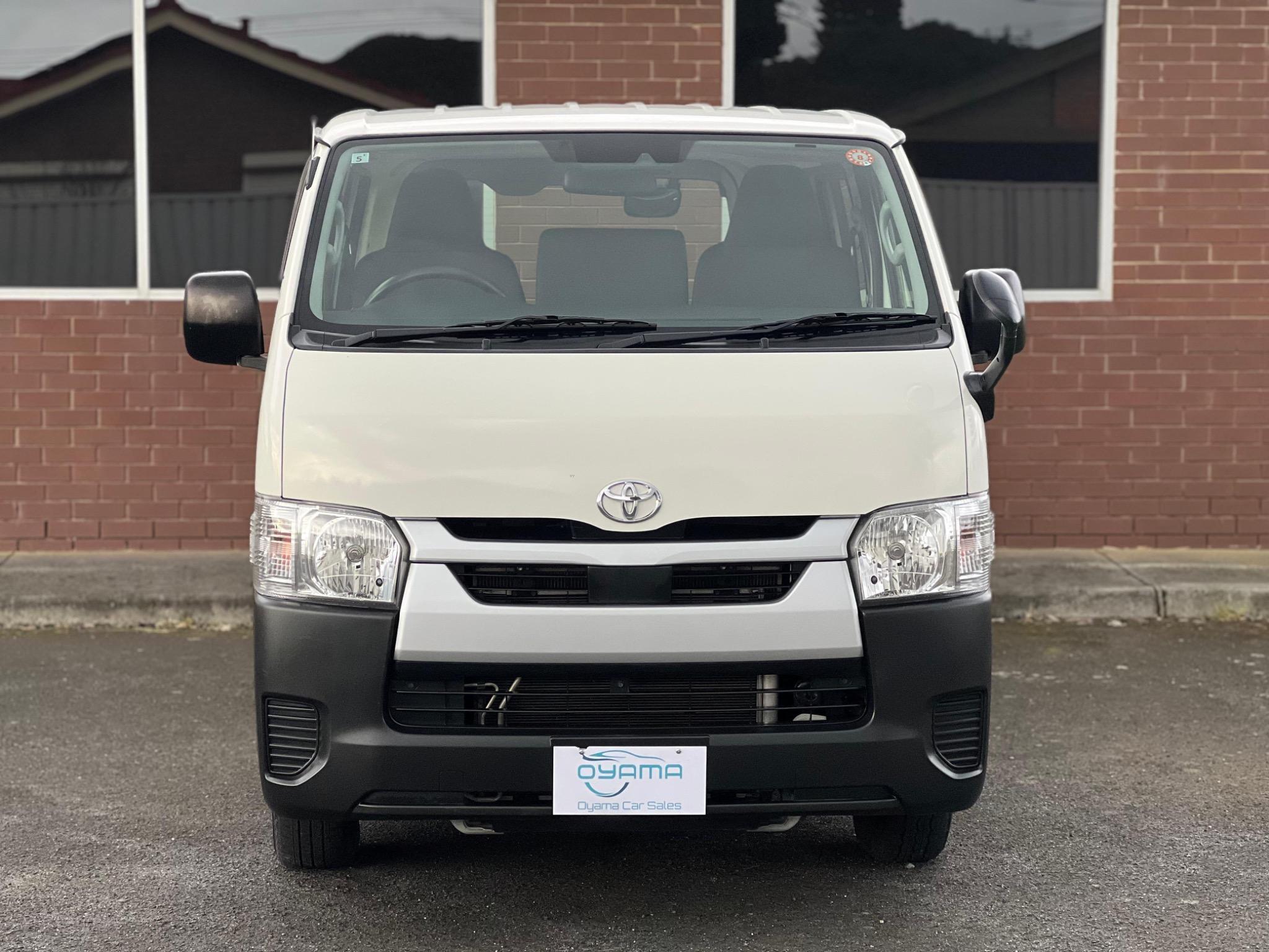 TOYOTA HIACE