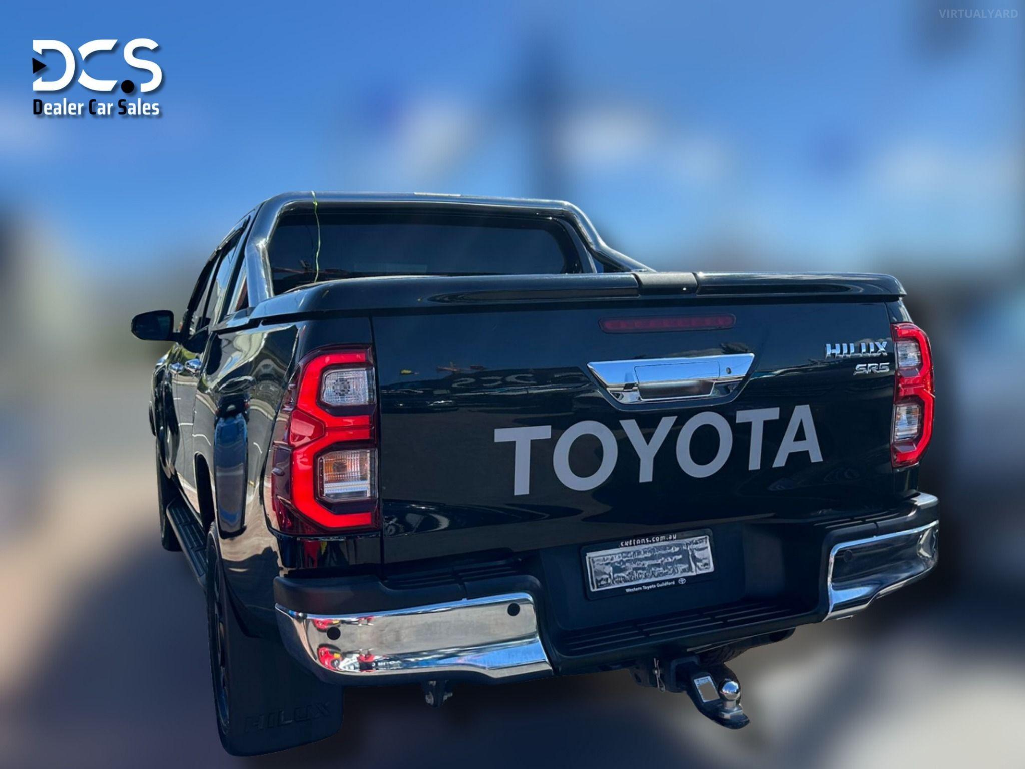 TOYOTA HILUX