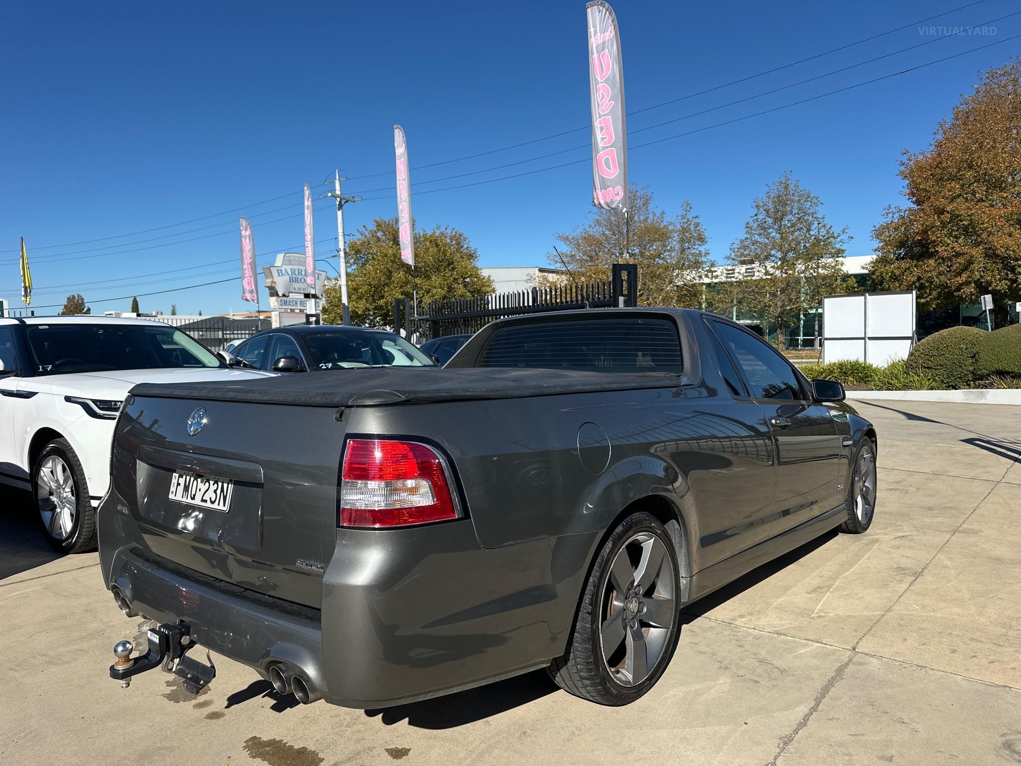 HOLDEN COMMODORE