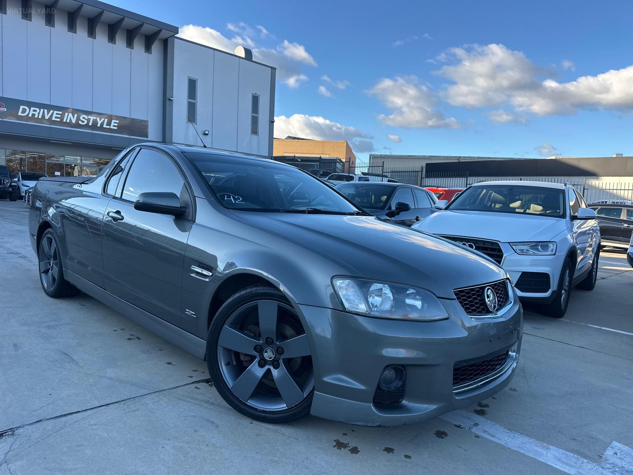 HOLDEN COMMODORE