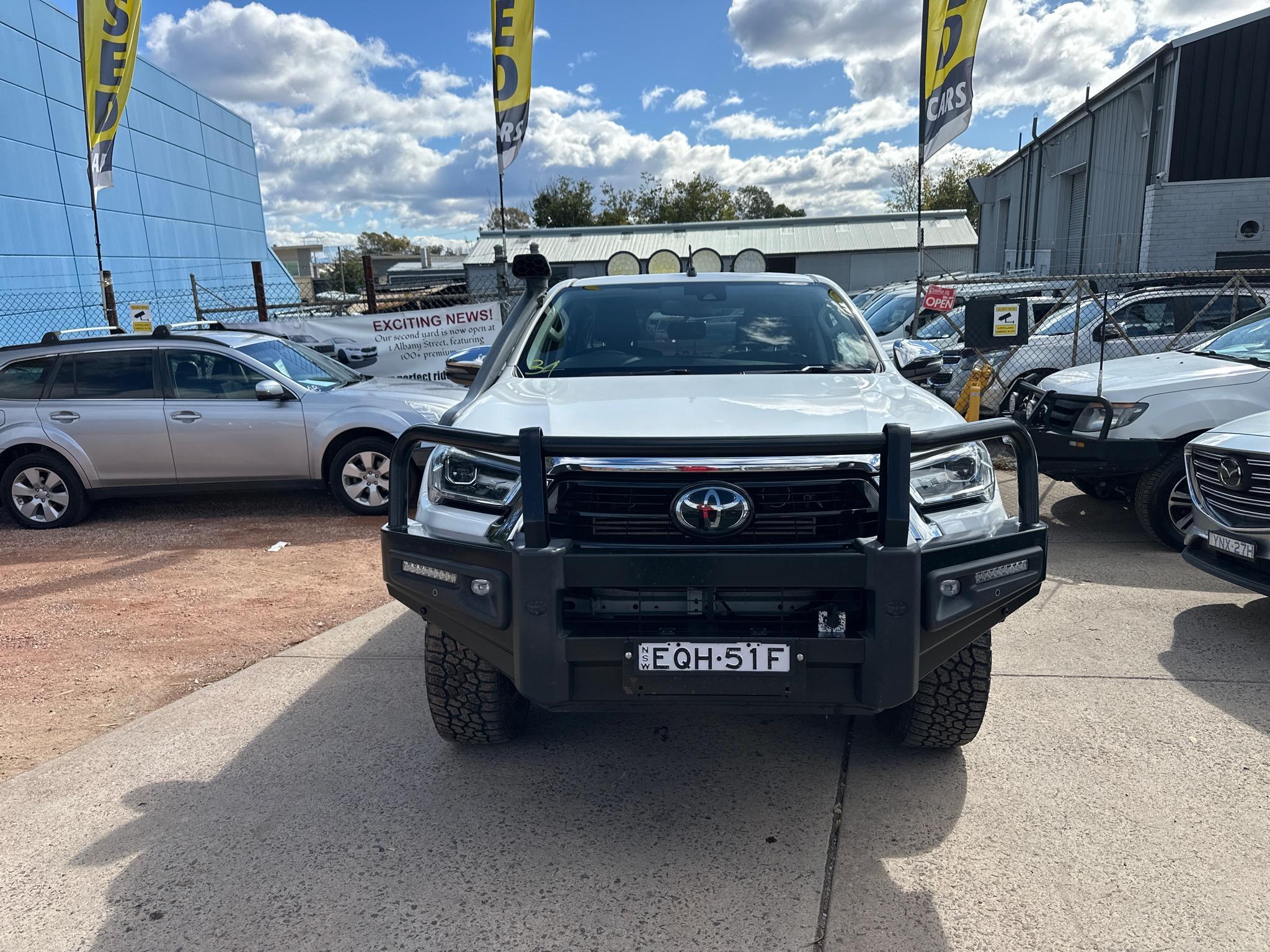 TOYOTA HILUX