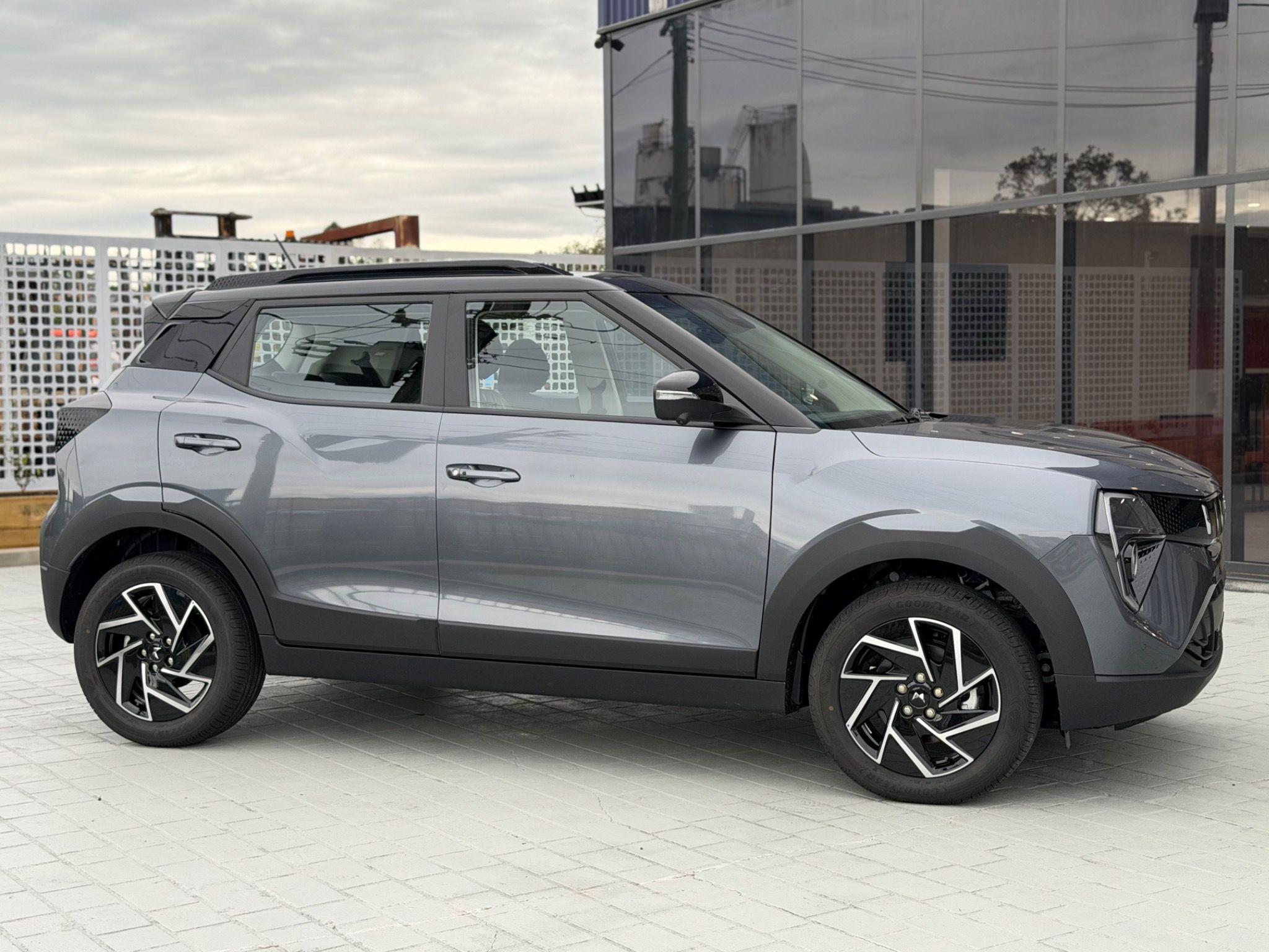 MAHINDRA XUV 3XO