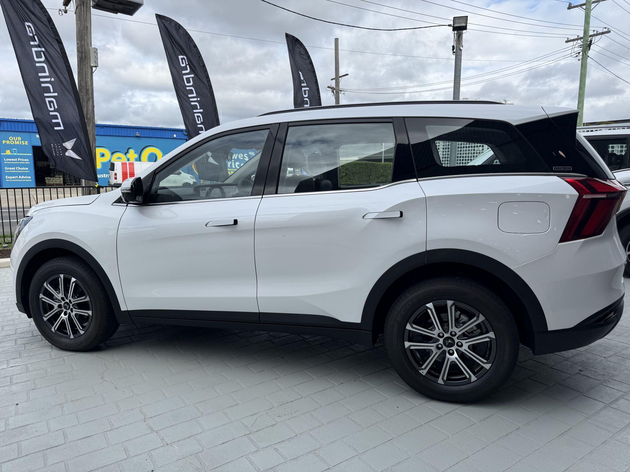 MAHINDRA XUV700