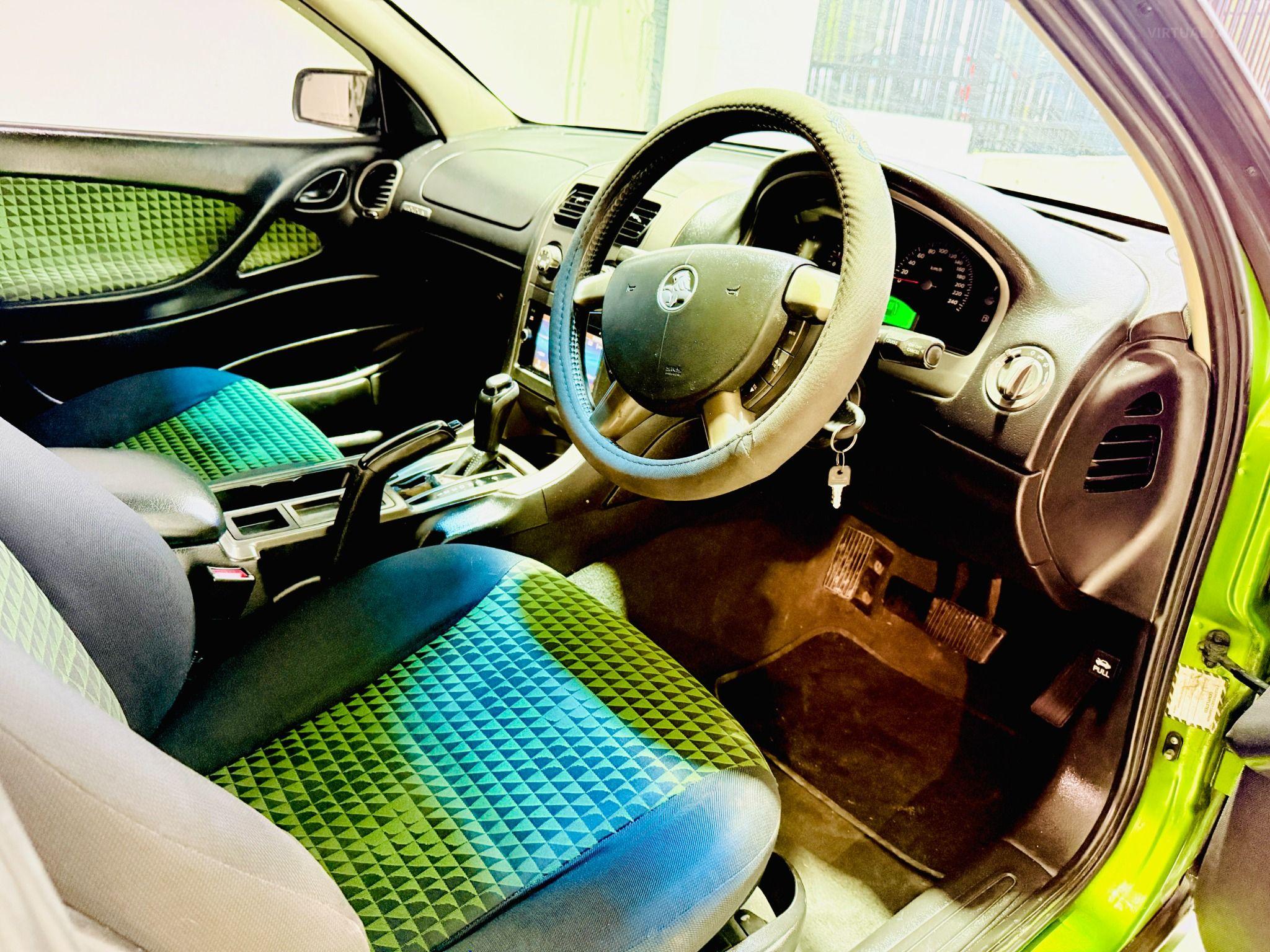 HOLDEN COMMODORE