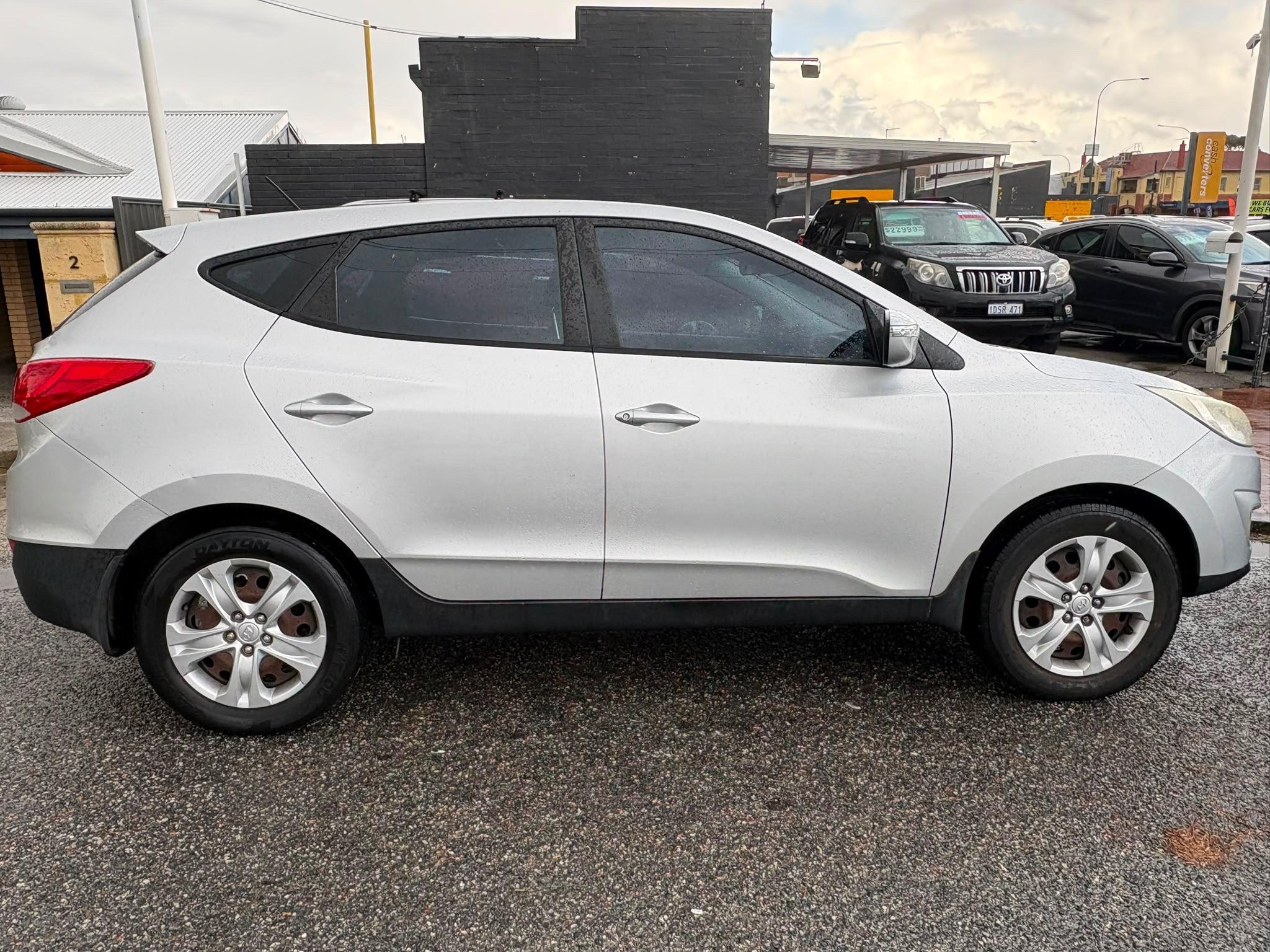 HYUNDAI iX35