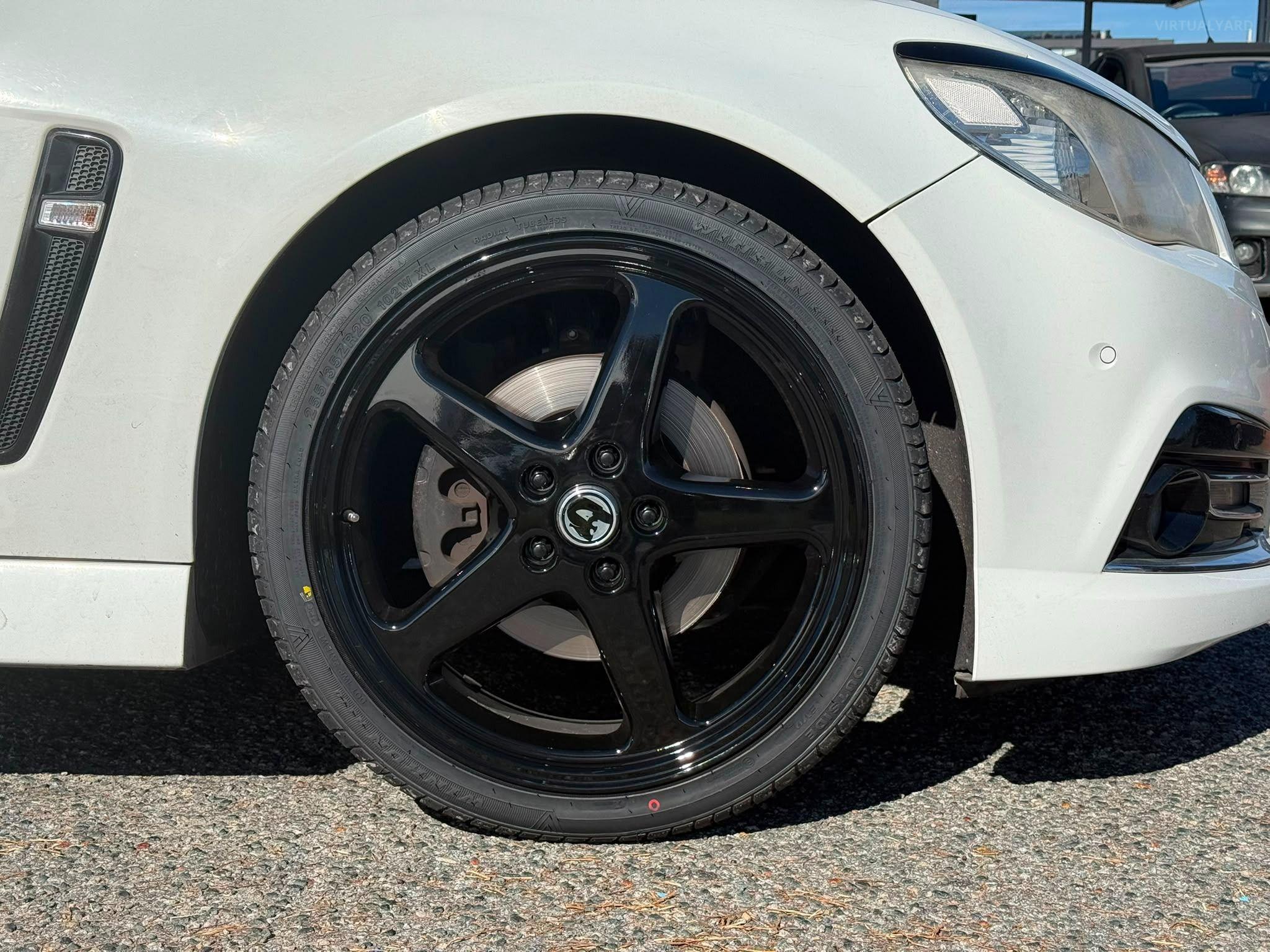 HOLDEN COMMODORE