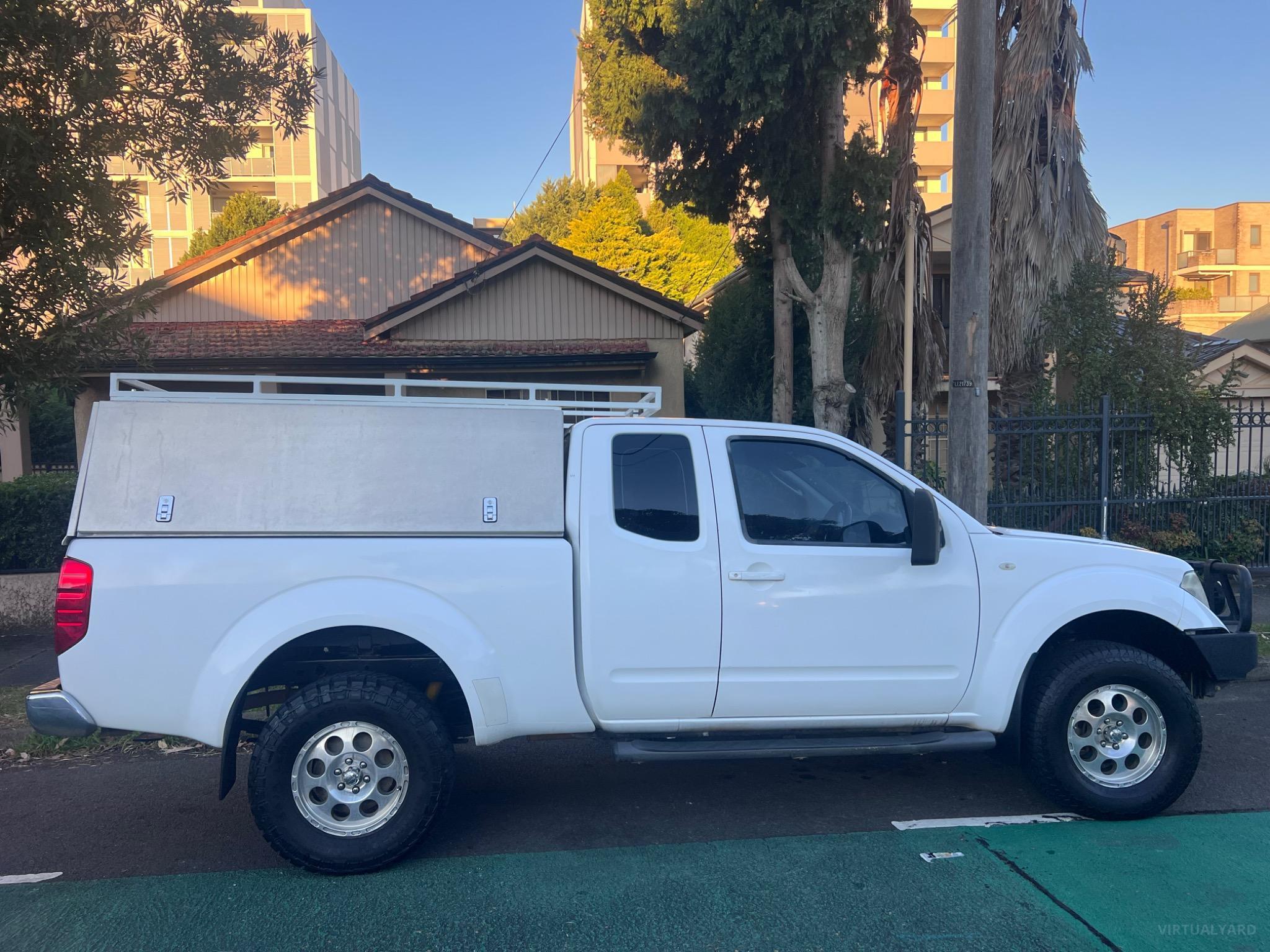 NISSAN NAVARA