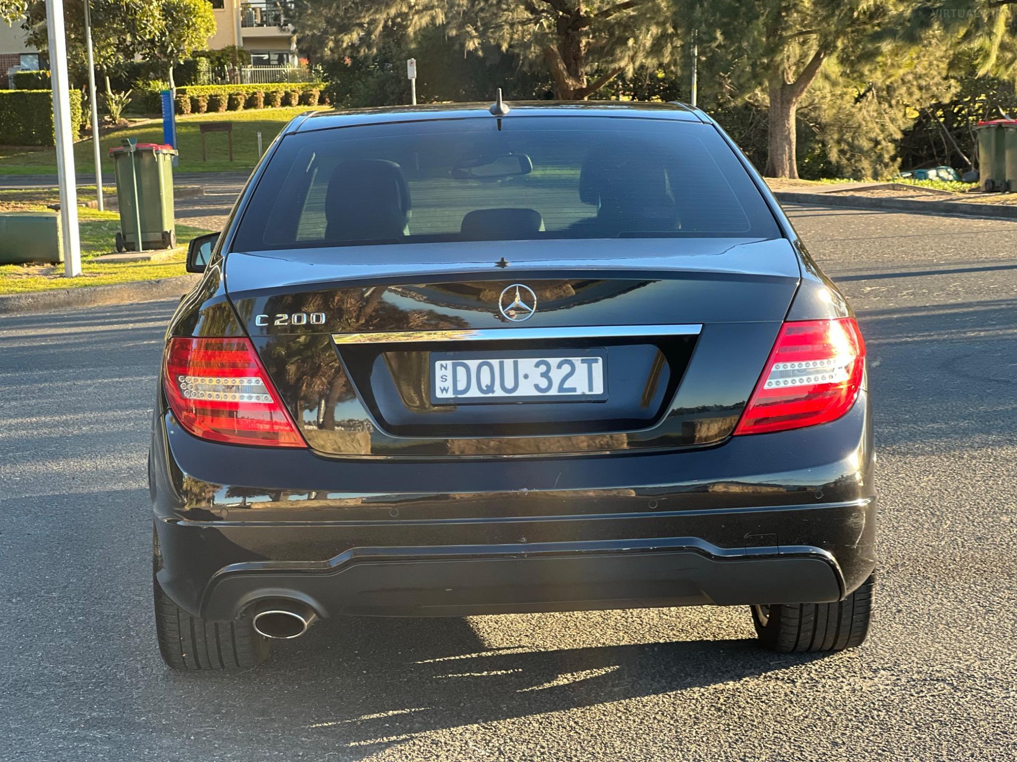 MERCEDES-BENZ C200