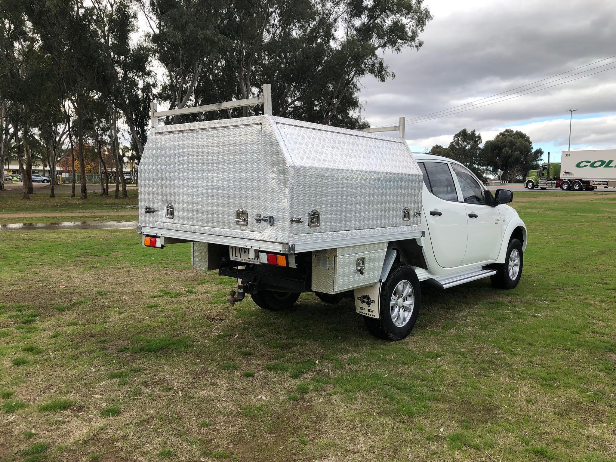 MITSUBISHI TRITON