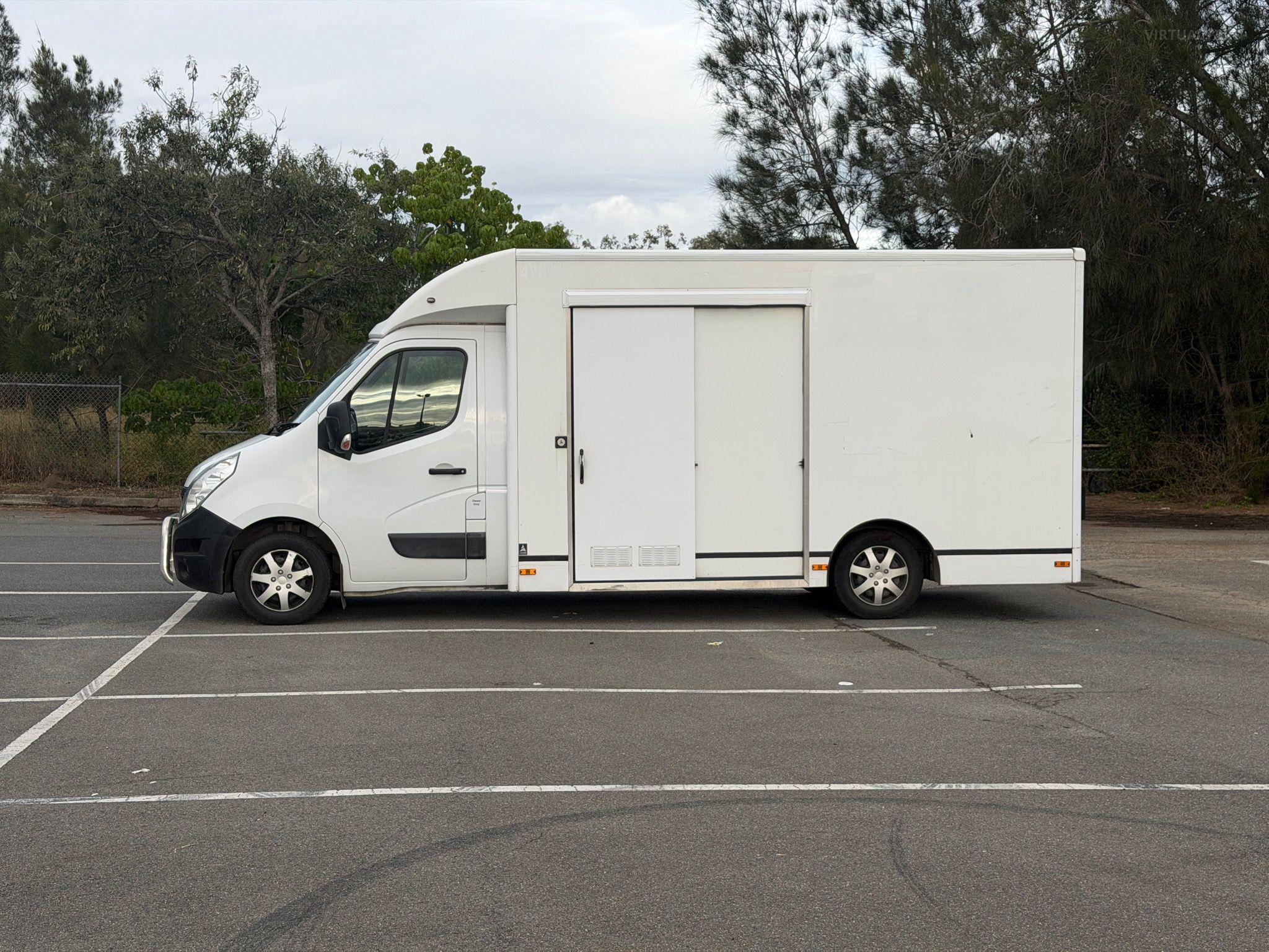 RENAULT Master
