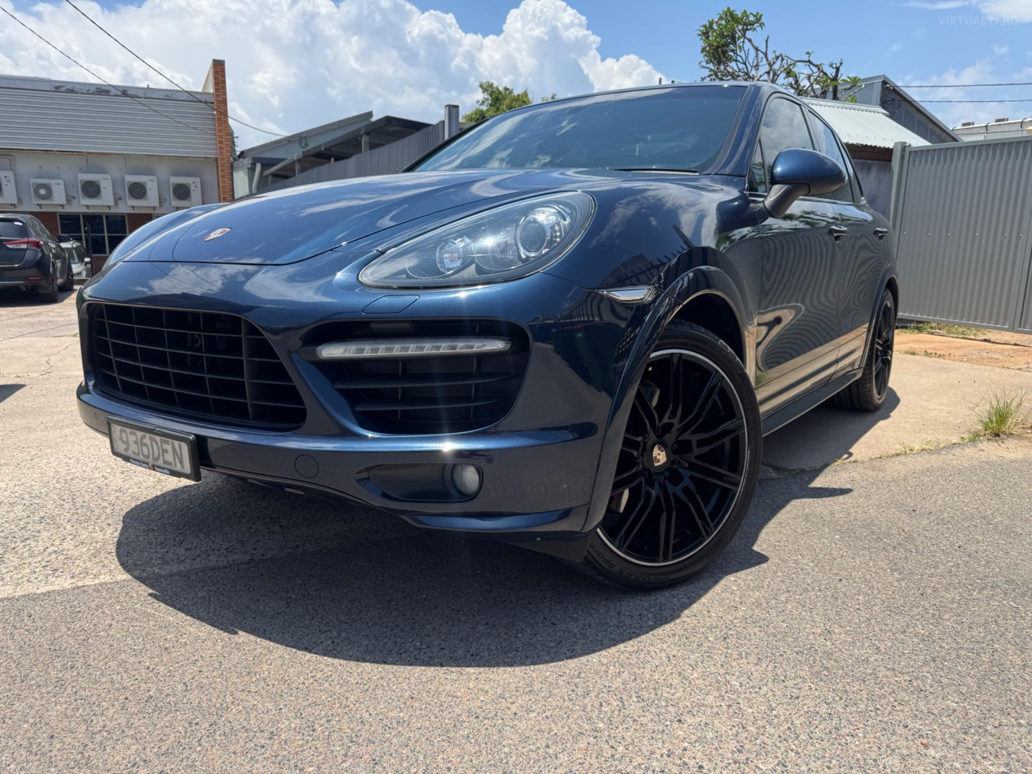 PORSCHE CAYENNE