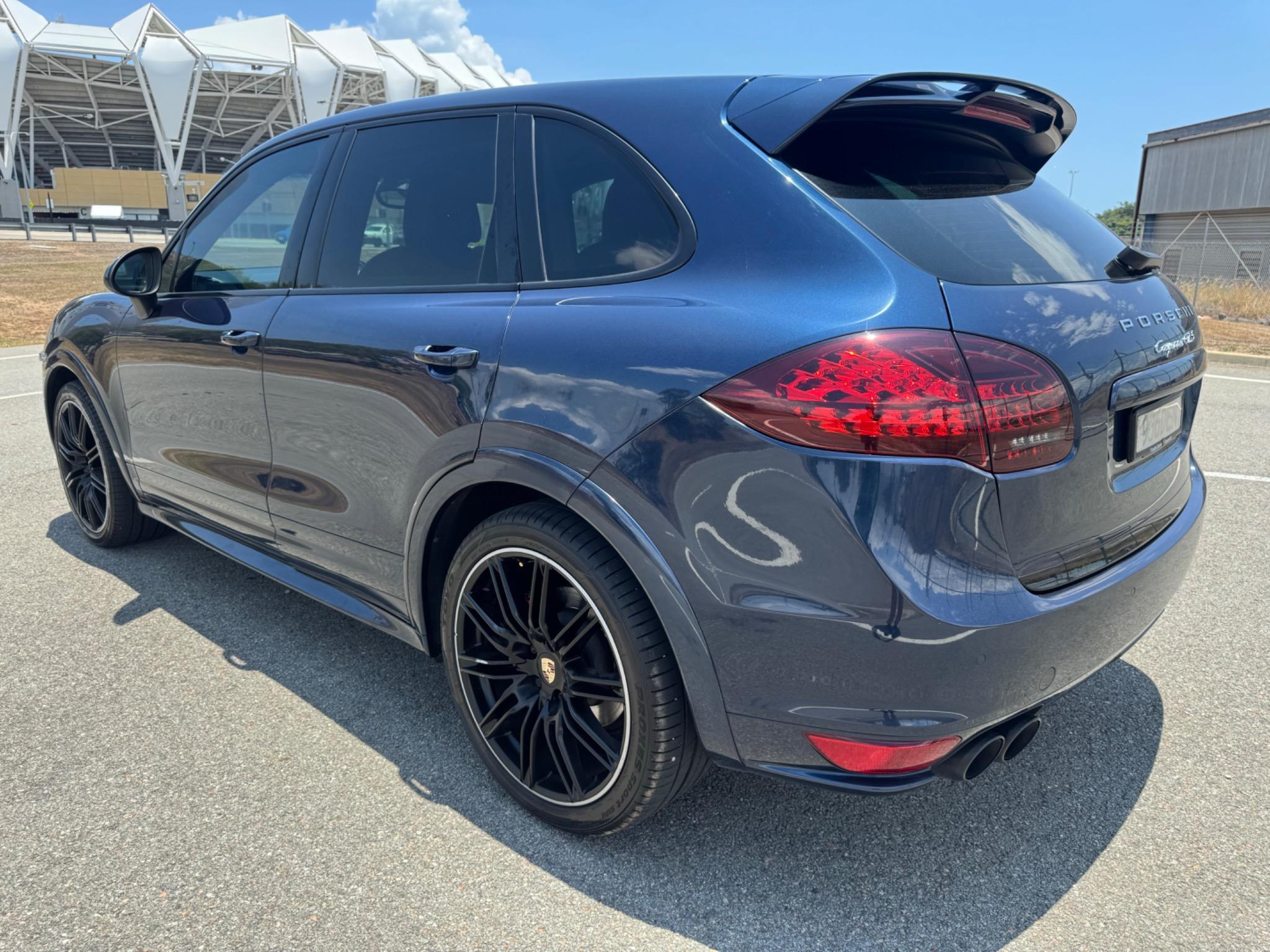 PORSCHE CAYENNE