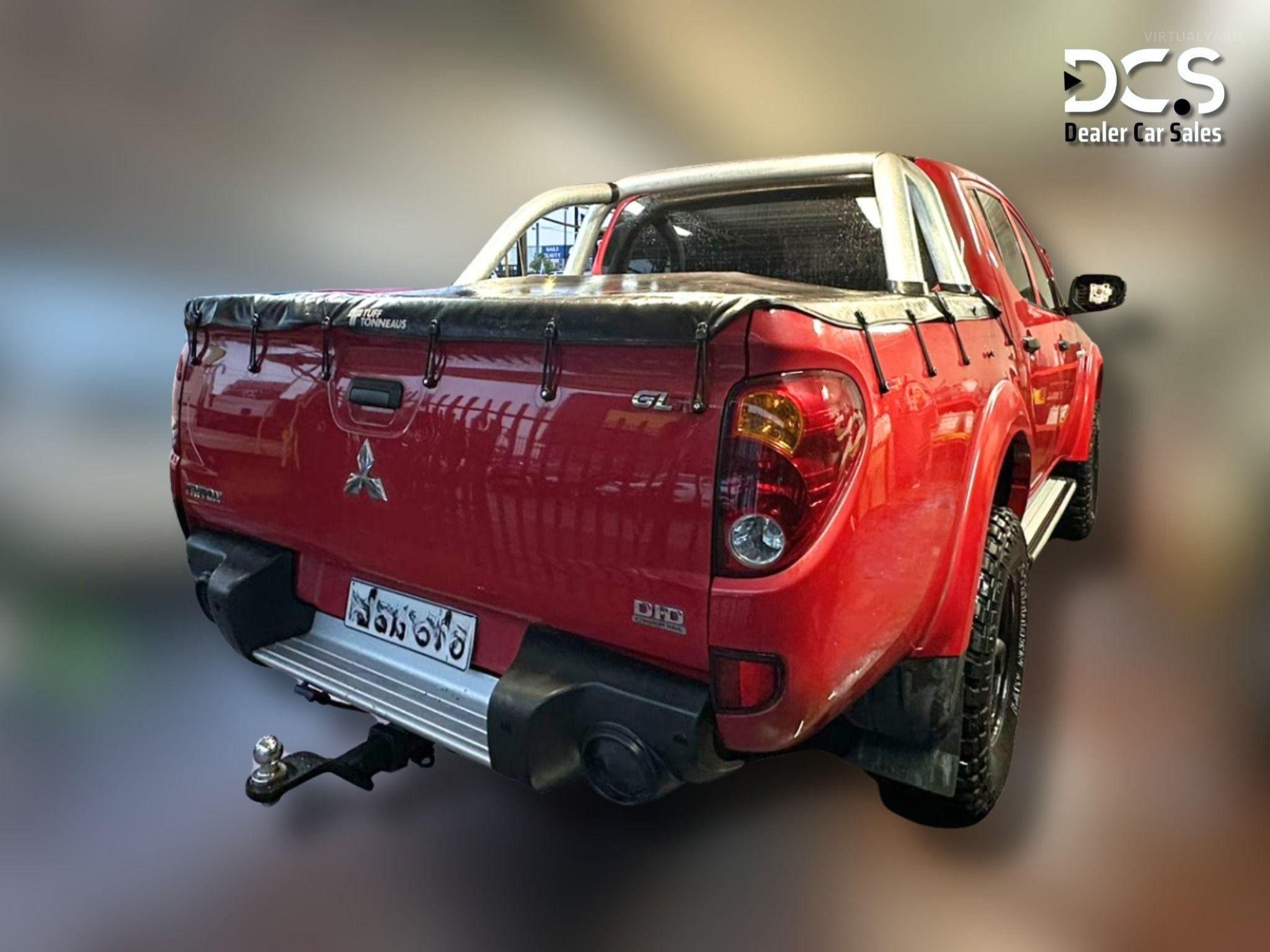 MITSUBISHI TRITON