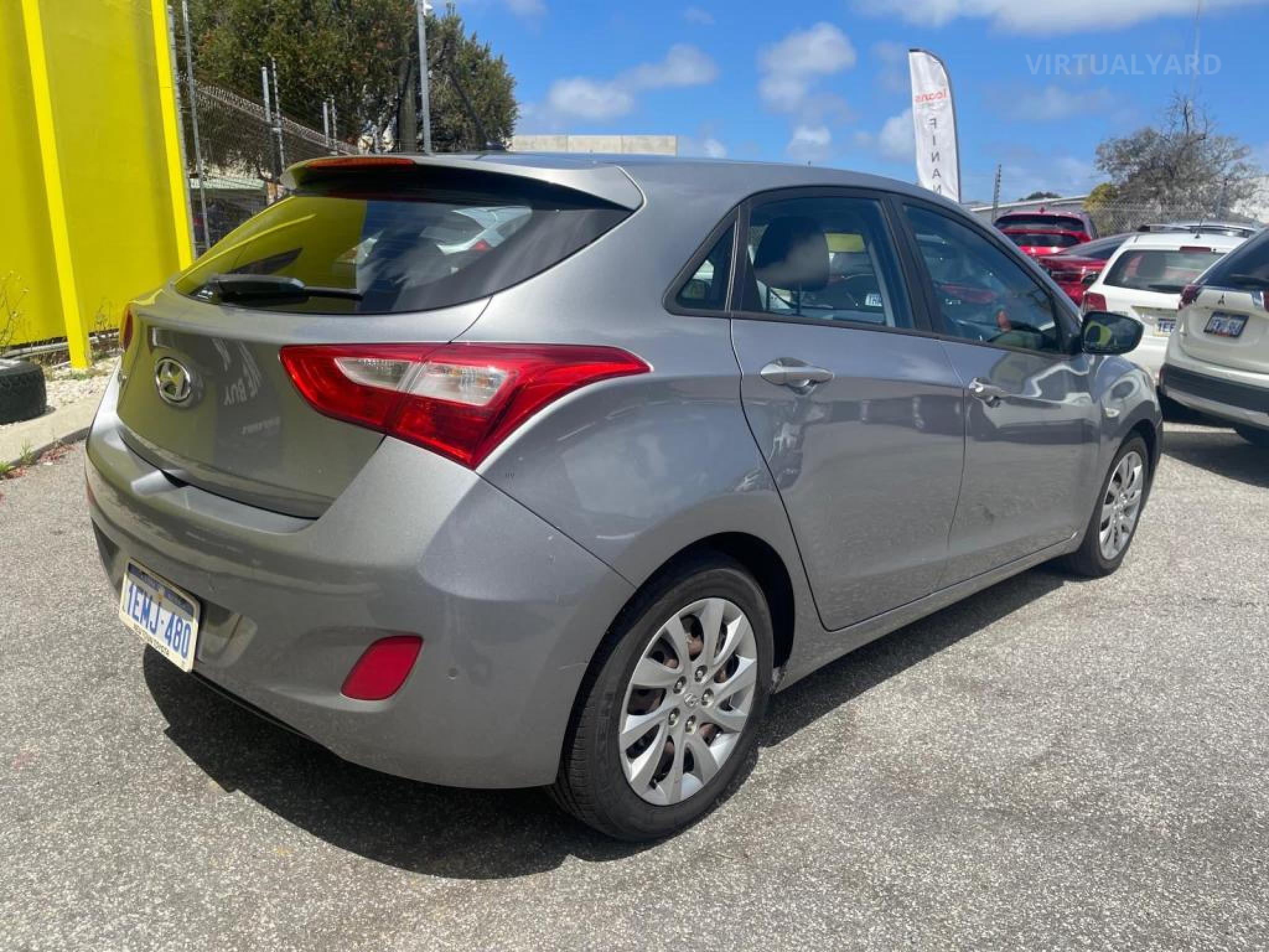 HYUNDAI i30