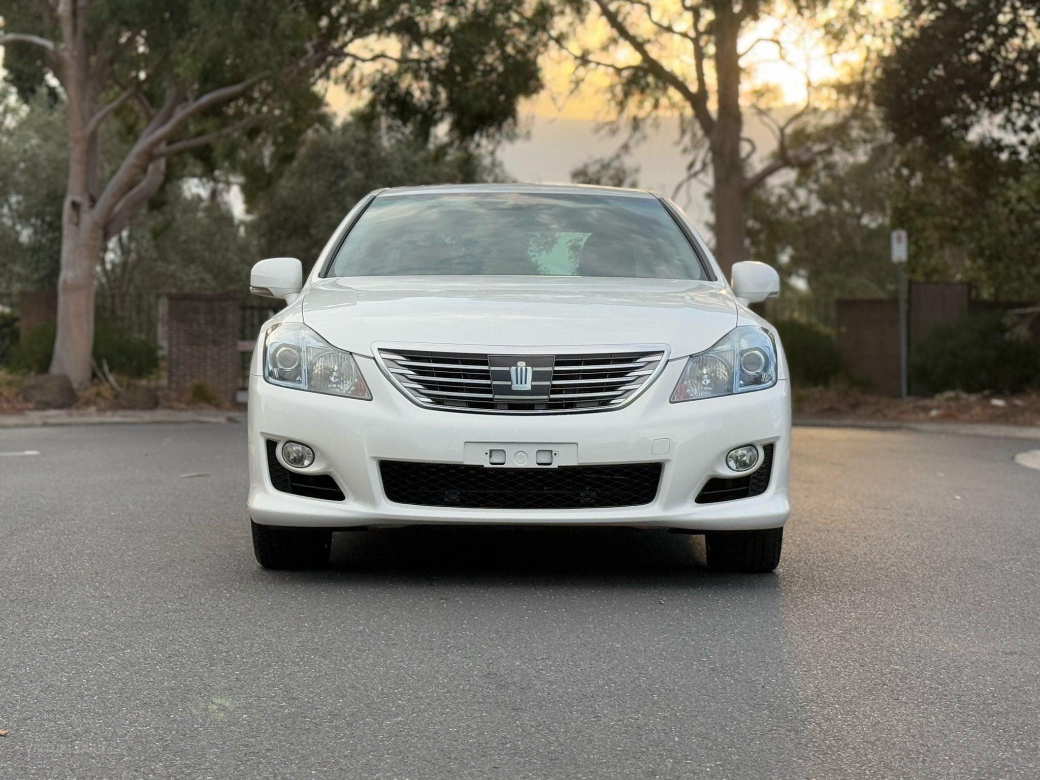 TOYOTA CROWN ATHLETE HYBRID