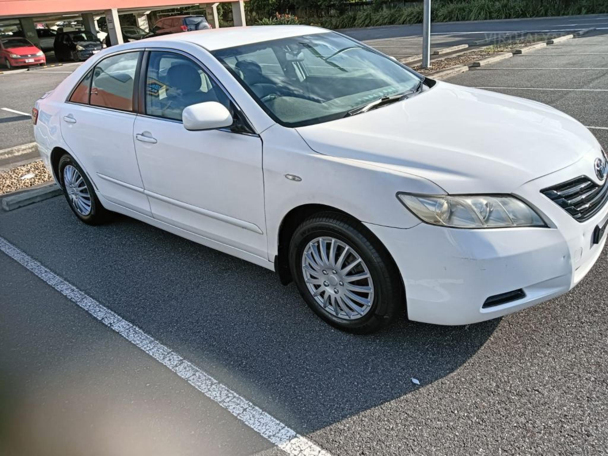 TOYOTA CAMRY