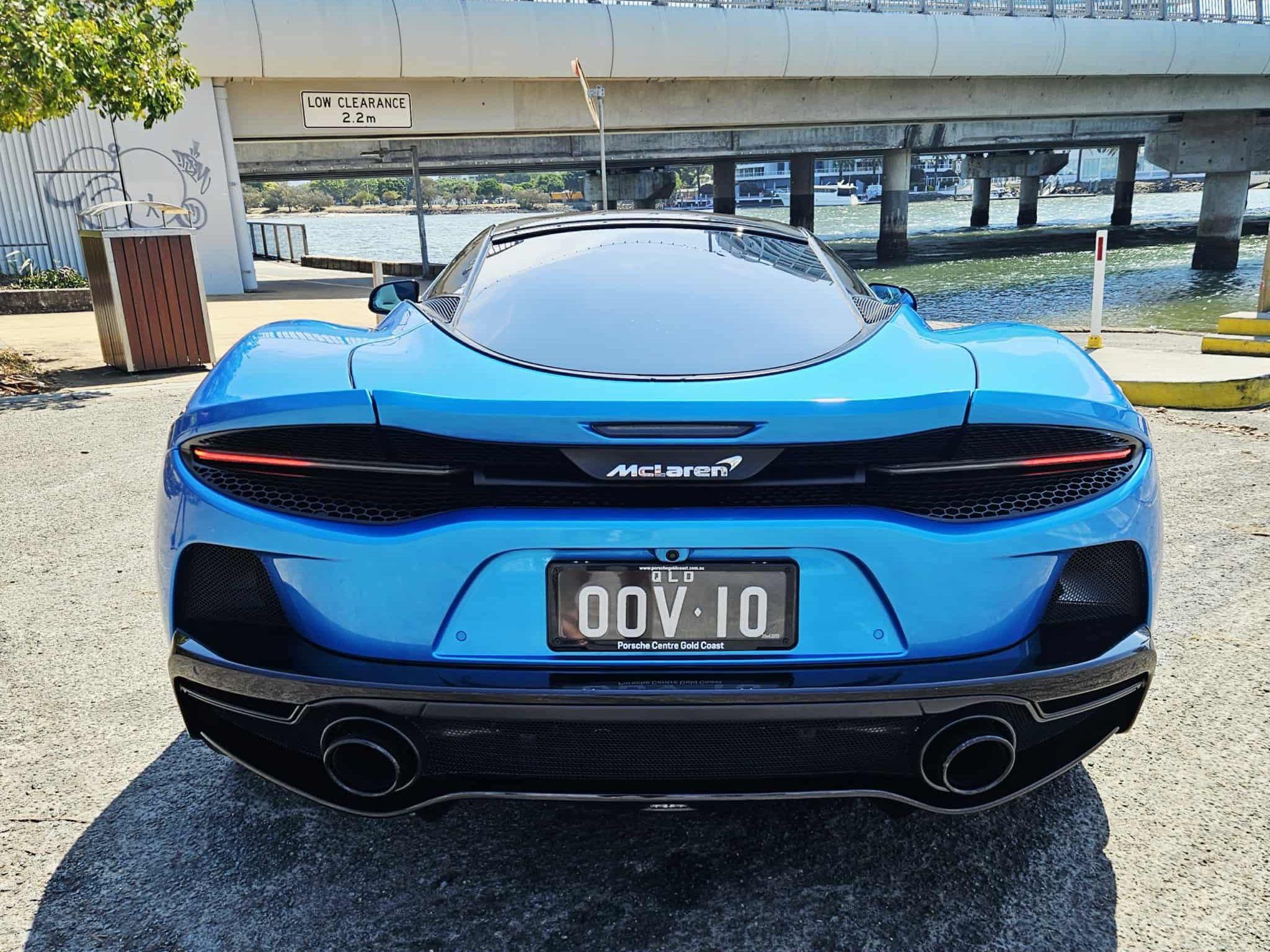 McLAREN GT