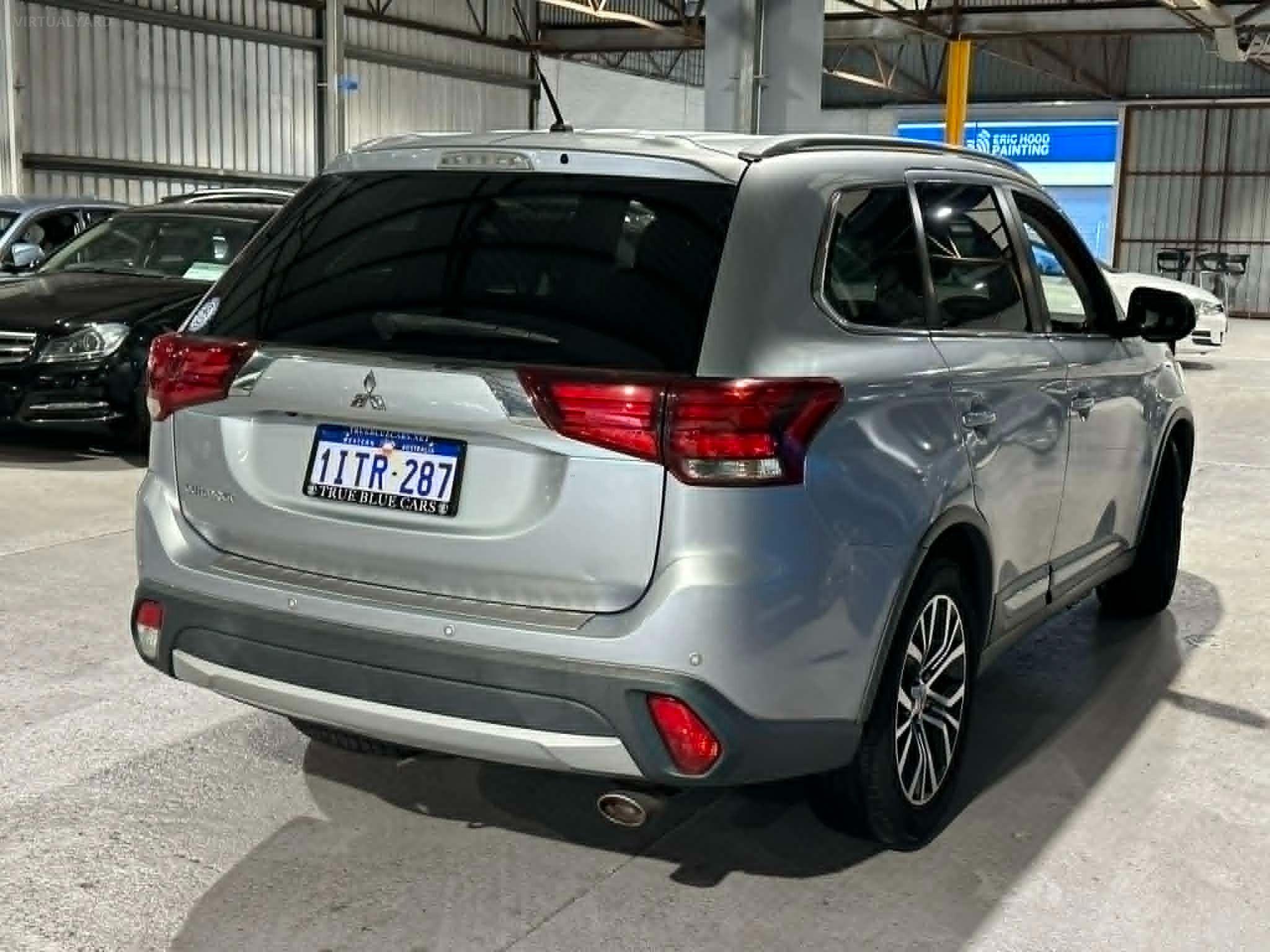 MITSUBISHI OUTLANDER