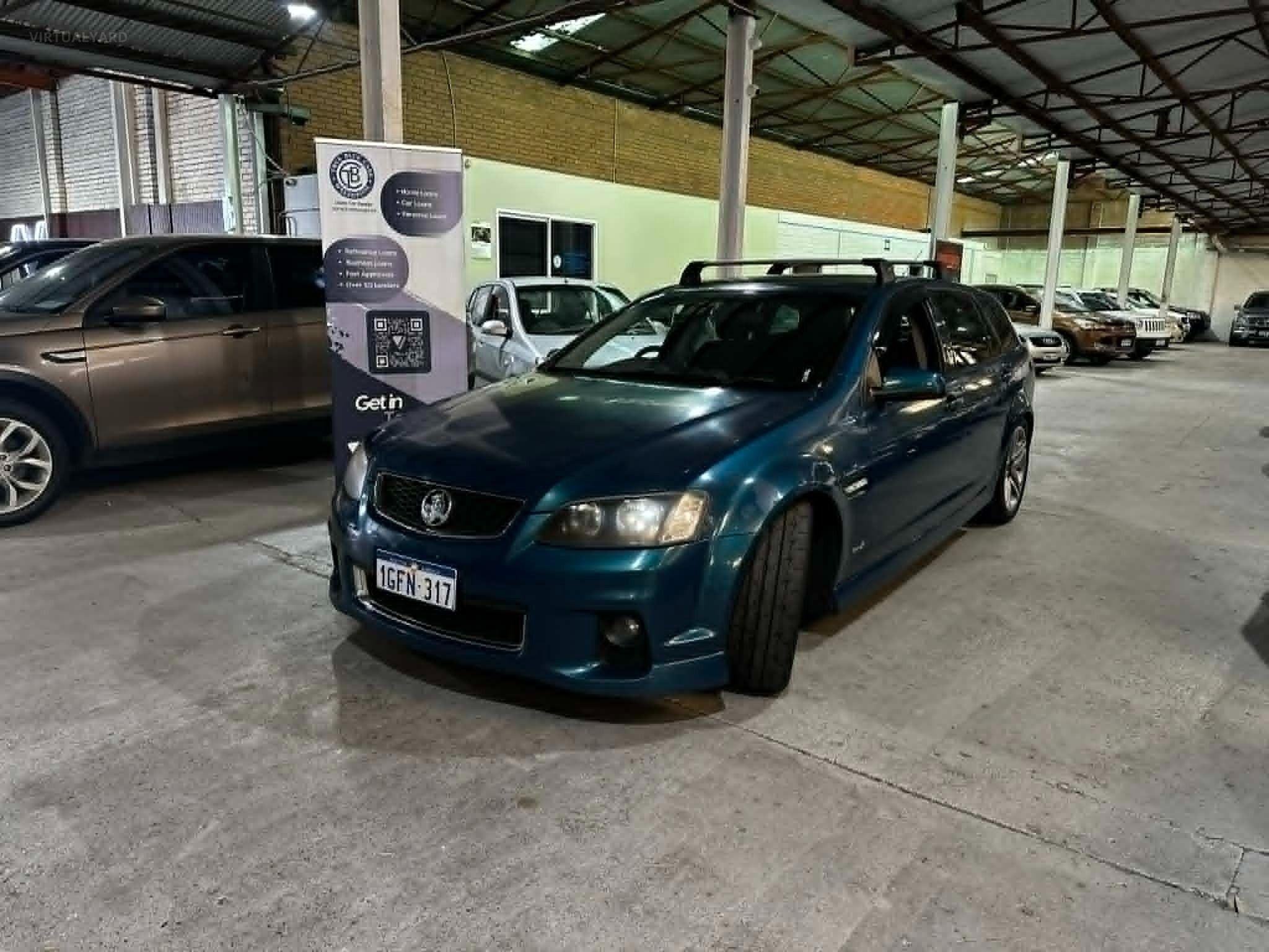HOLDEN COMMODORE