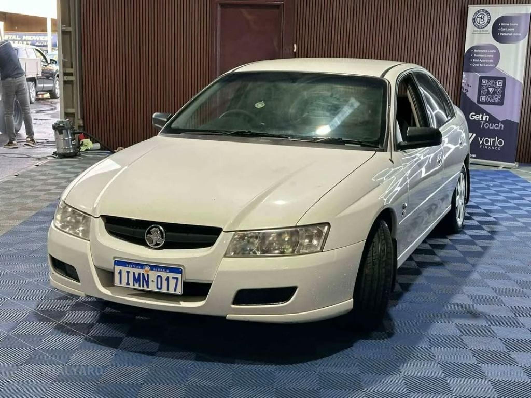 HOLDEN COMMODORE
