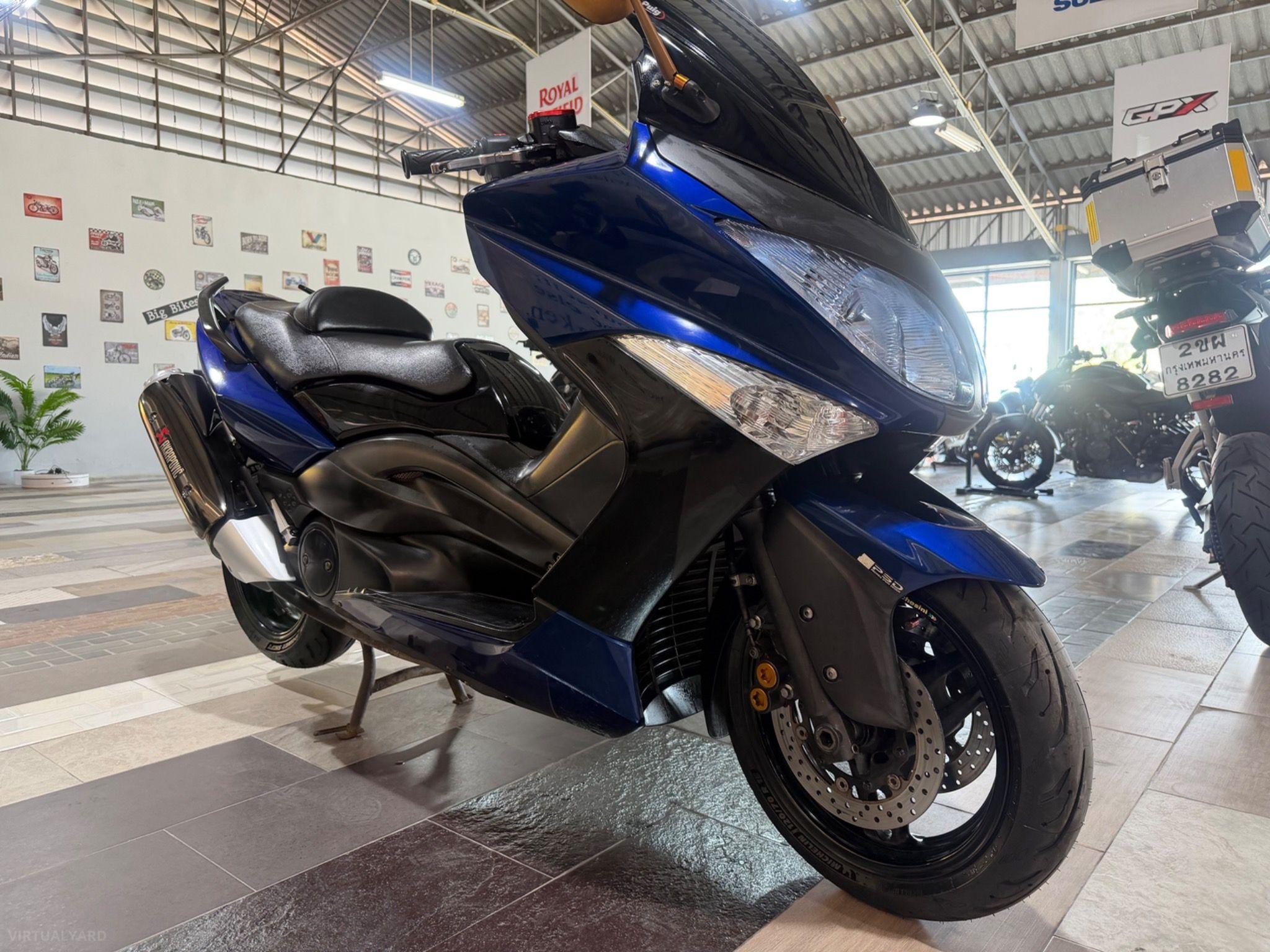 YAMAHA T-MAX