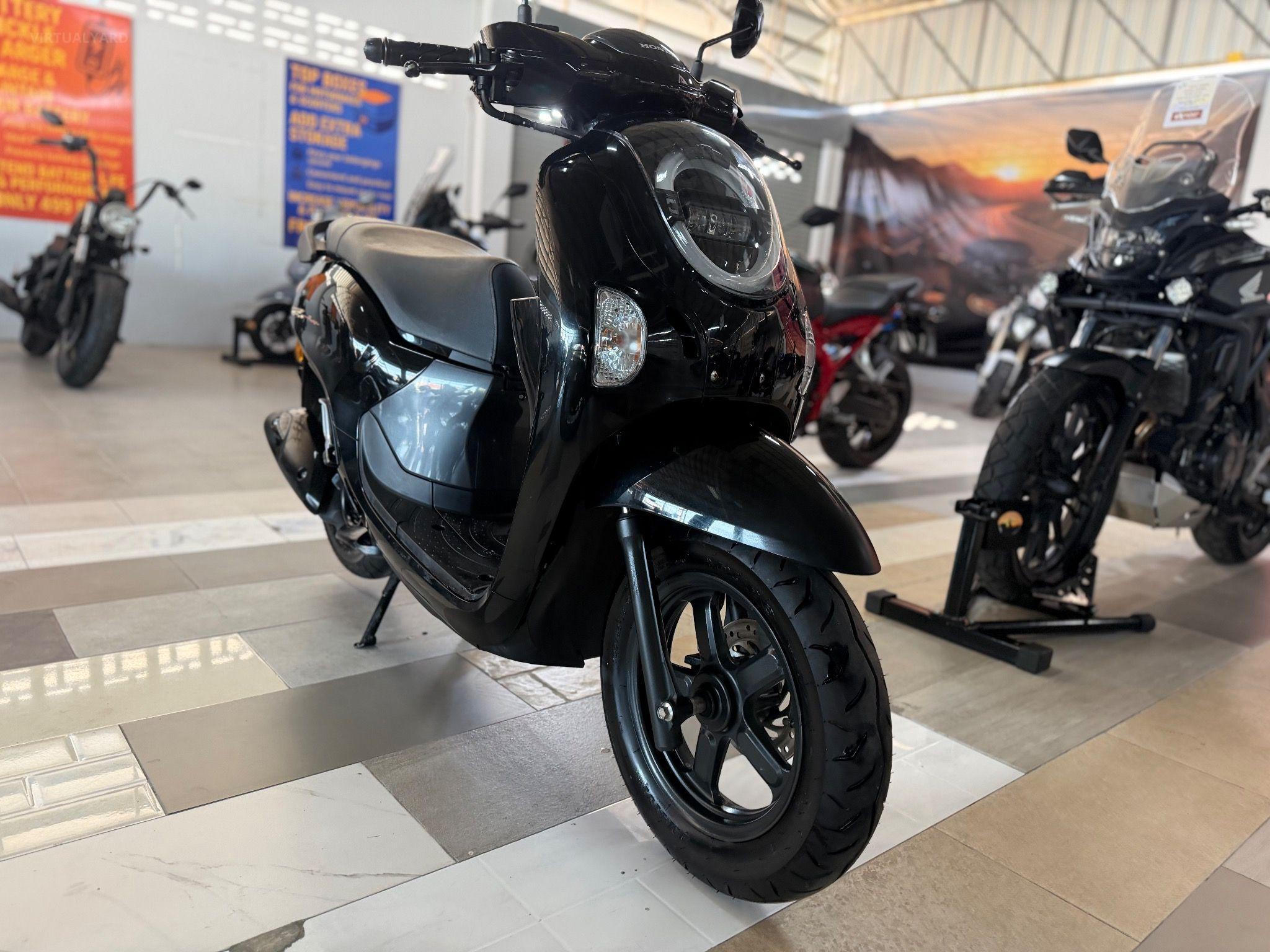 HONDA SCOOPY I PRESTIGE