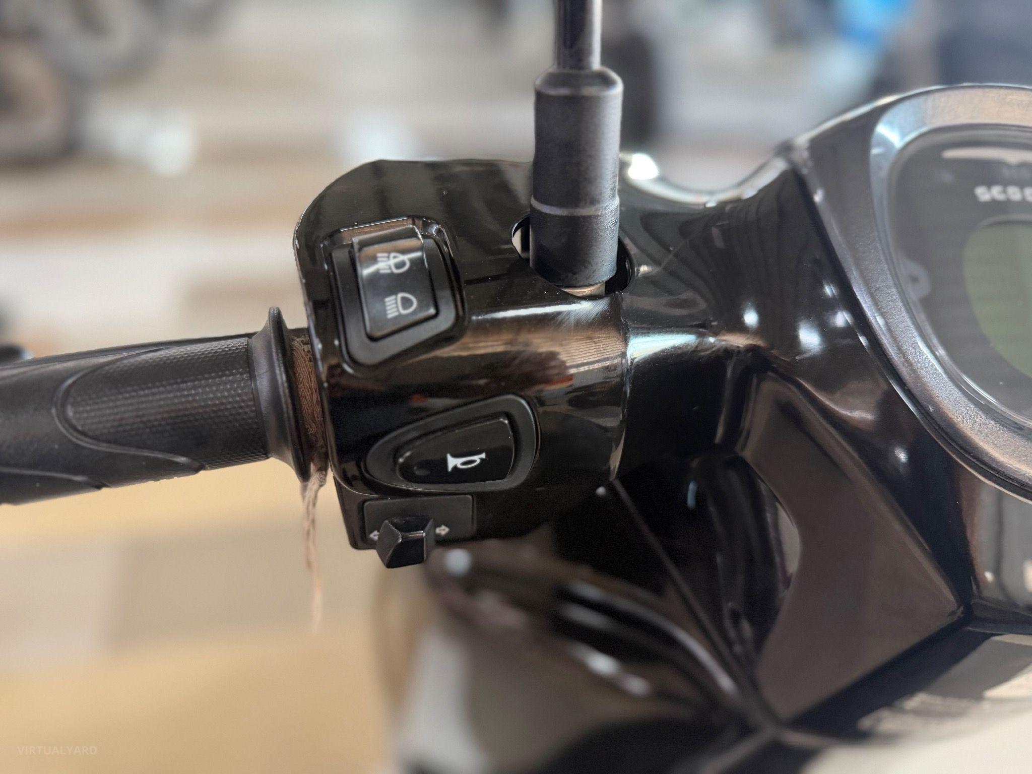 HONDA SCOOPY I PRESTIGE