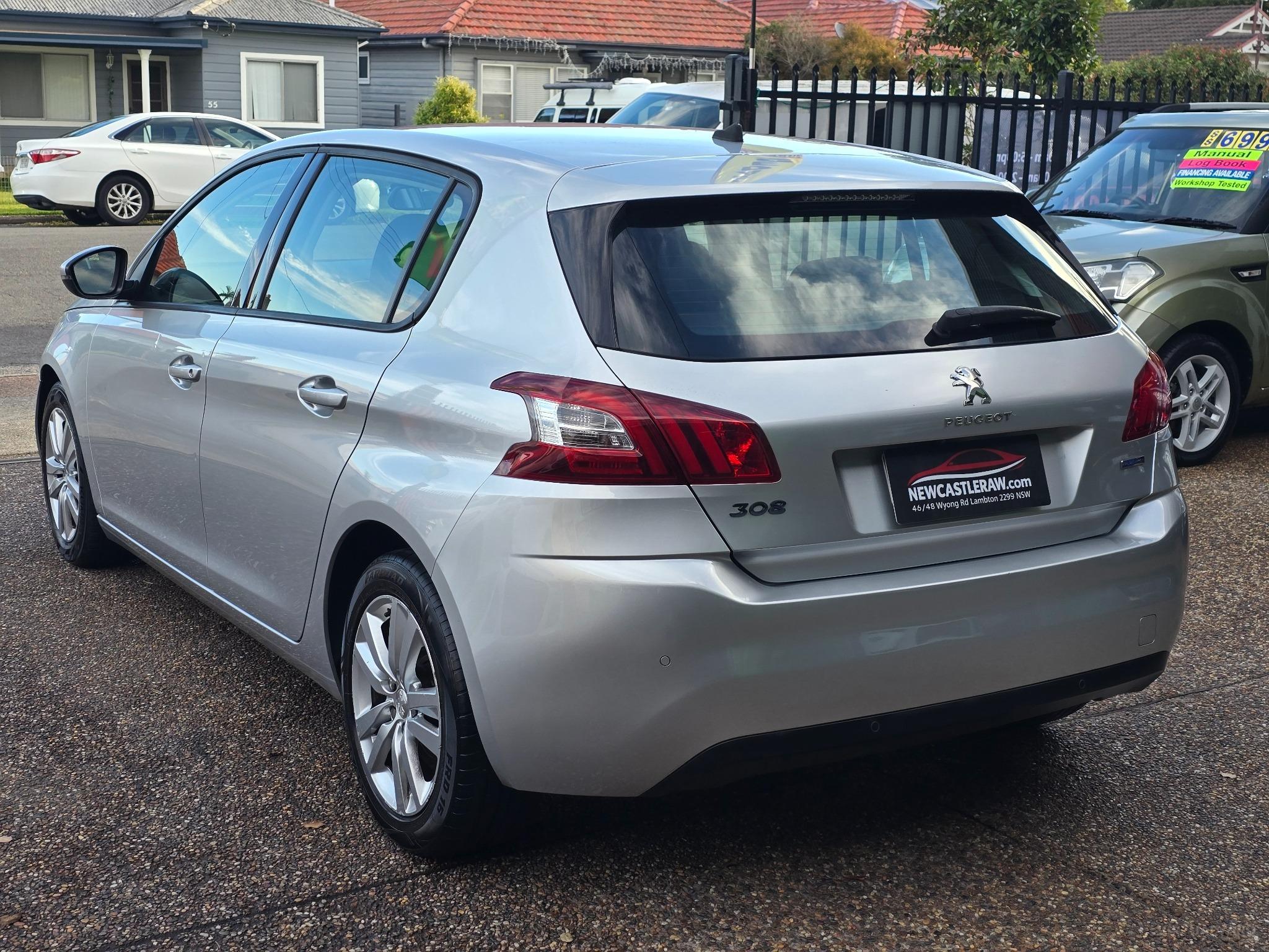 PEUGEOT 308