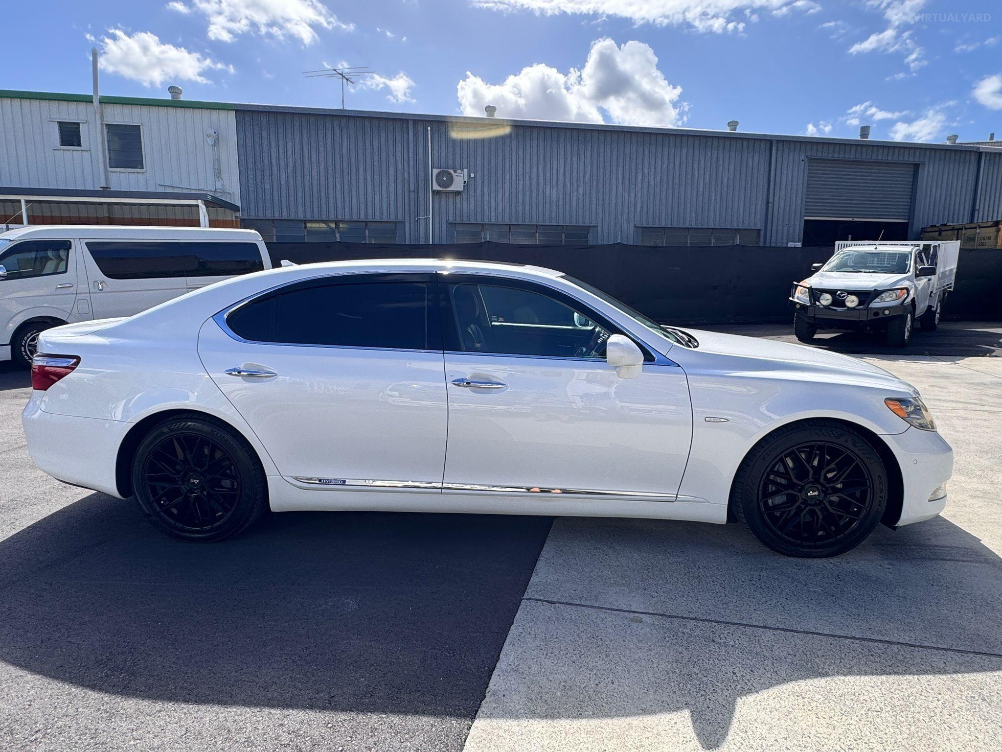 LEXUS LS600hL