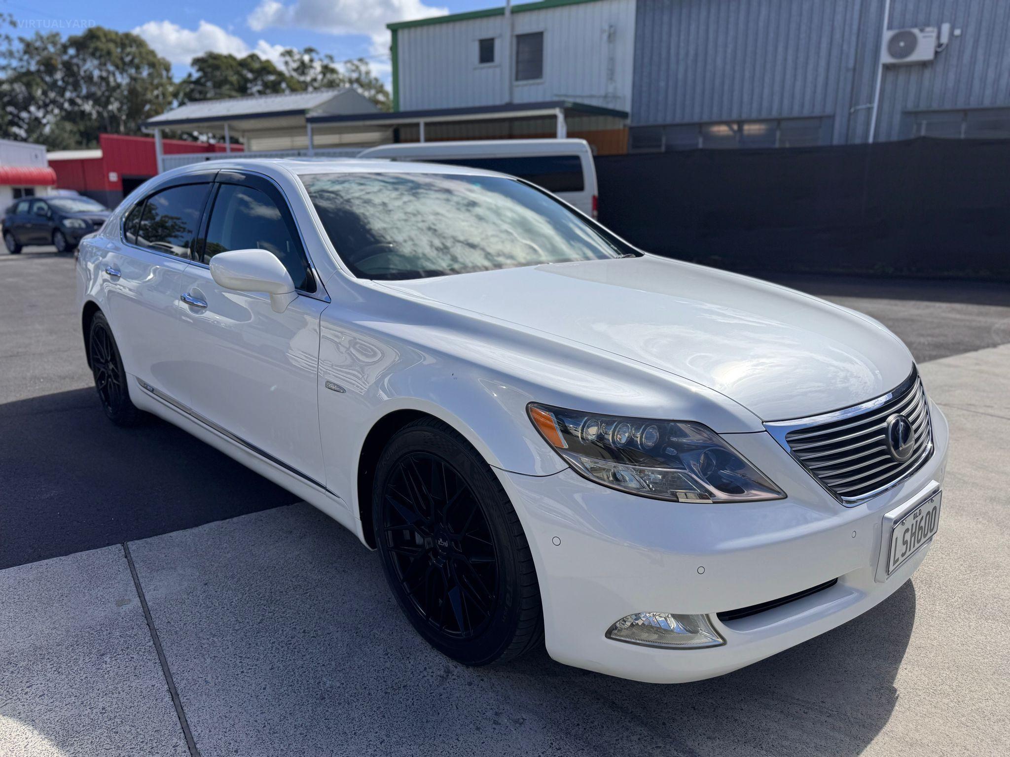 LEXUS LS600hL