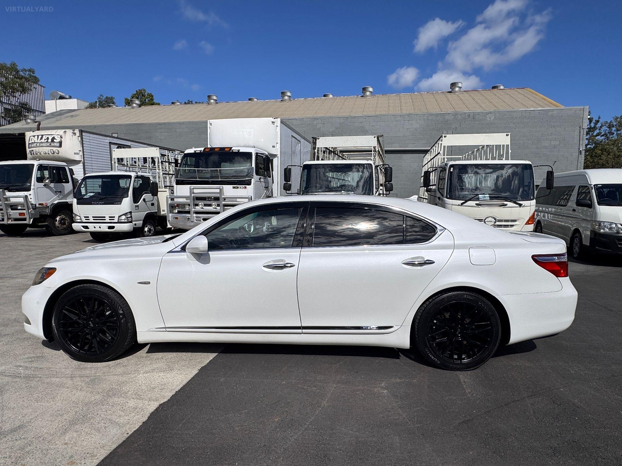 LEXUS LS600hL