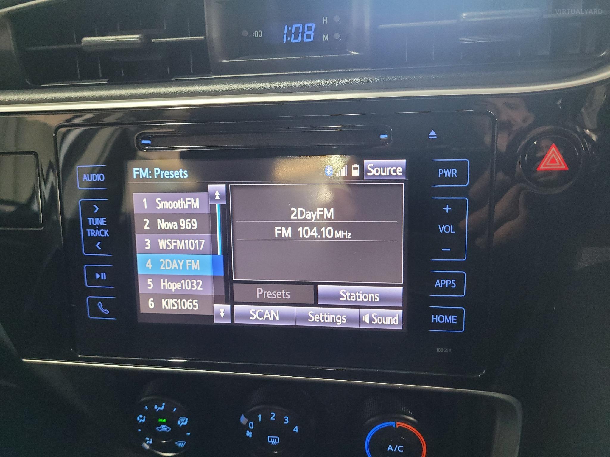 TOYOTA COROLLA