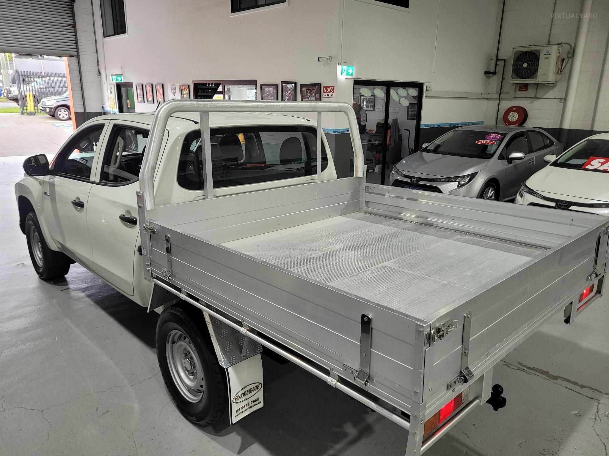 MITSUBISHI TRITON