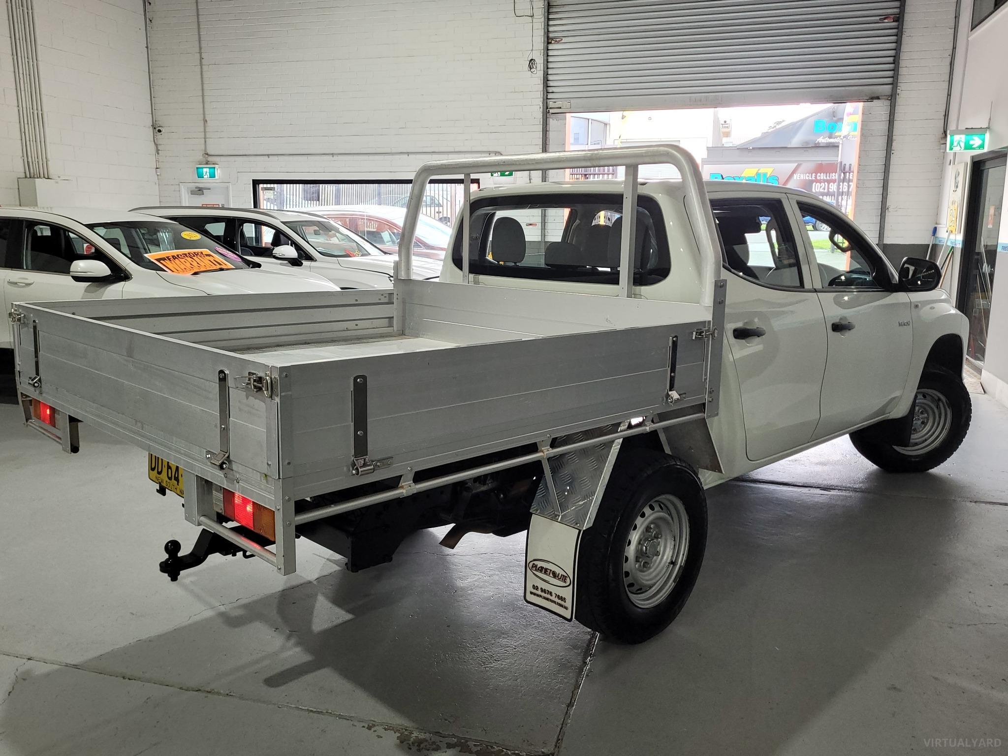 MITSUBISHI TRITON