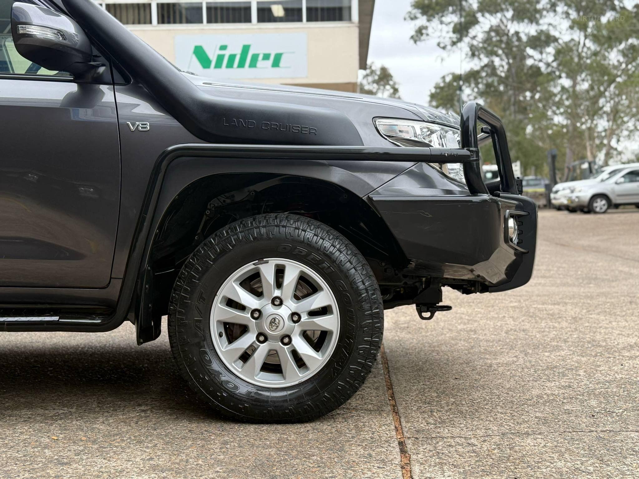 TOYOTA LANDCRUISER